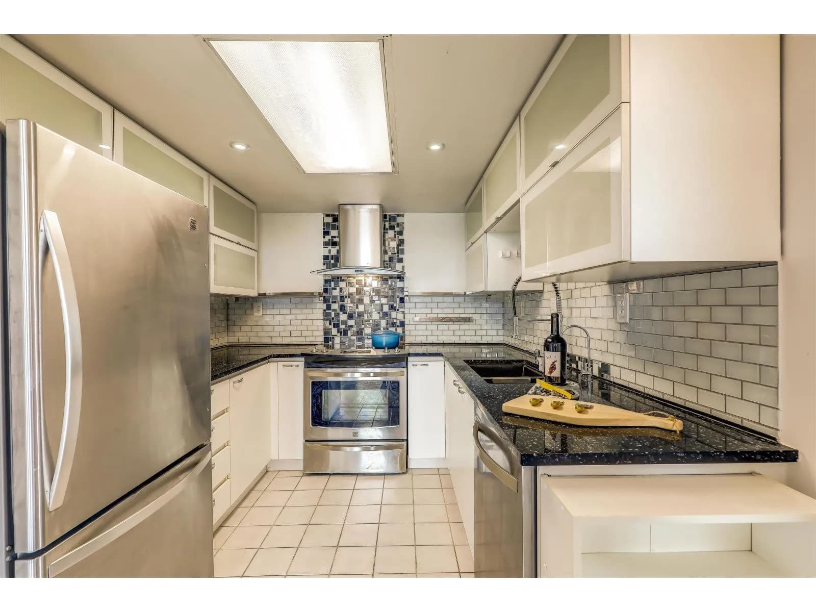 #808 10082 148 STREET, Surrey, BC photo 3