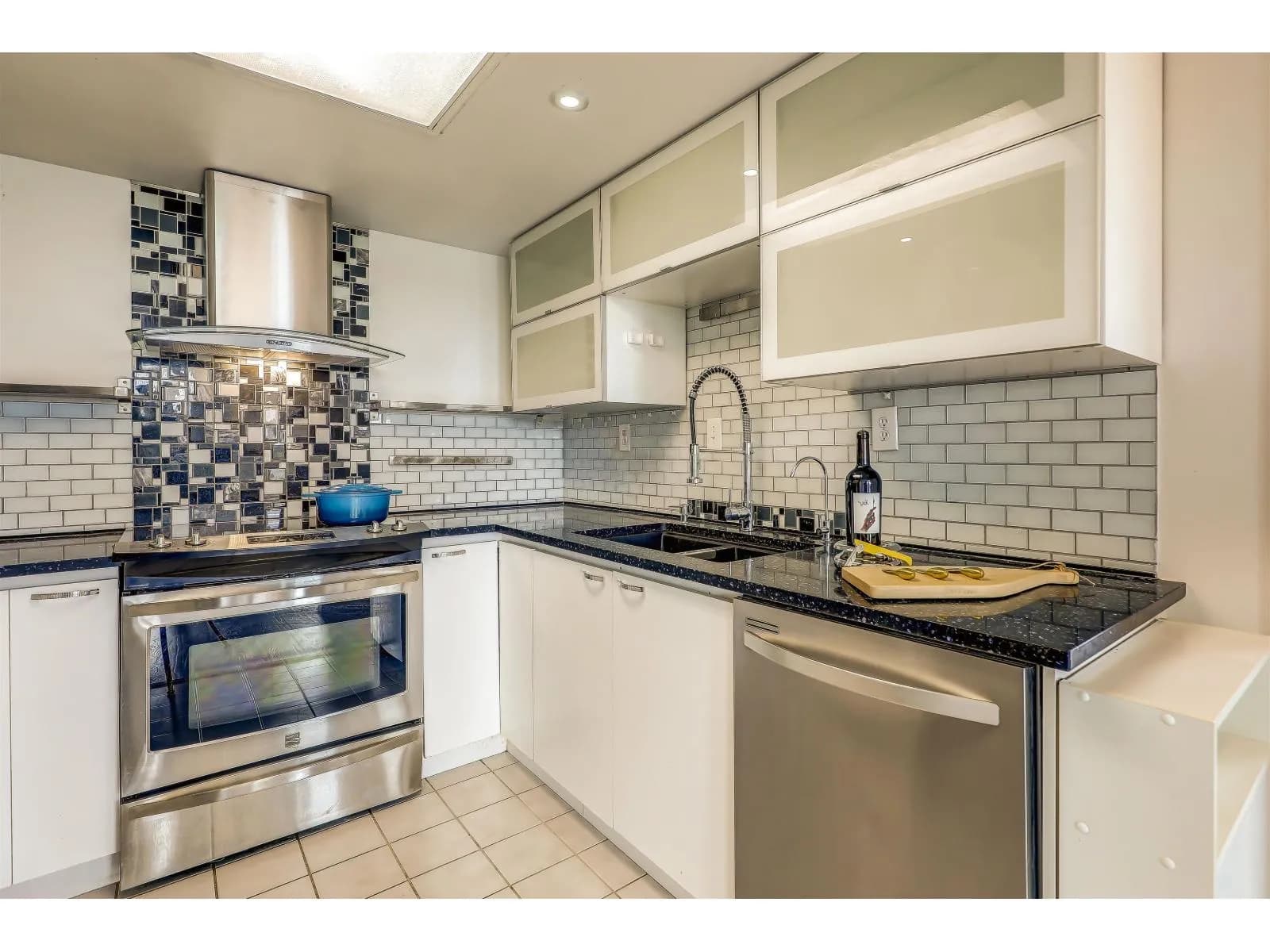 #808 10082 148 STREET, Surrey, BC photo 4