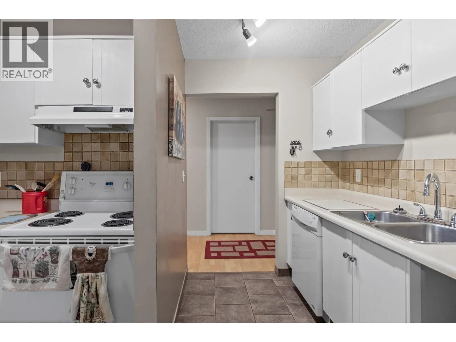#108 1035 Bernard Avenue, Kelowna, BC photo 4