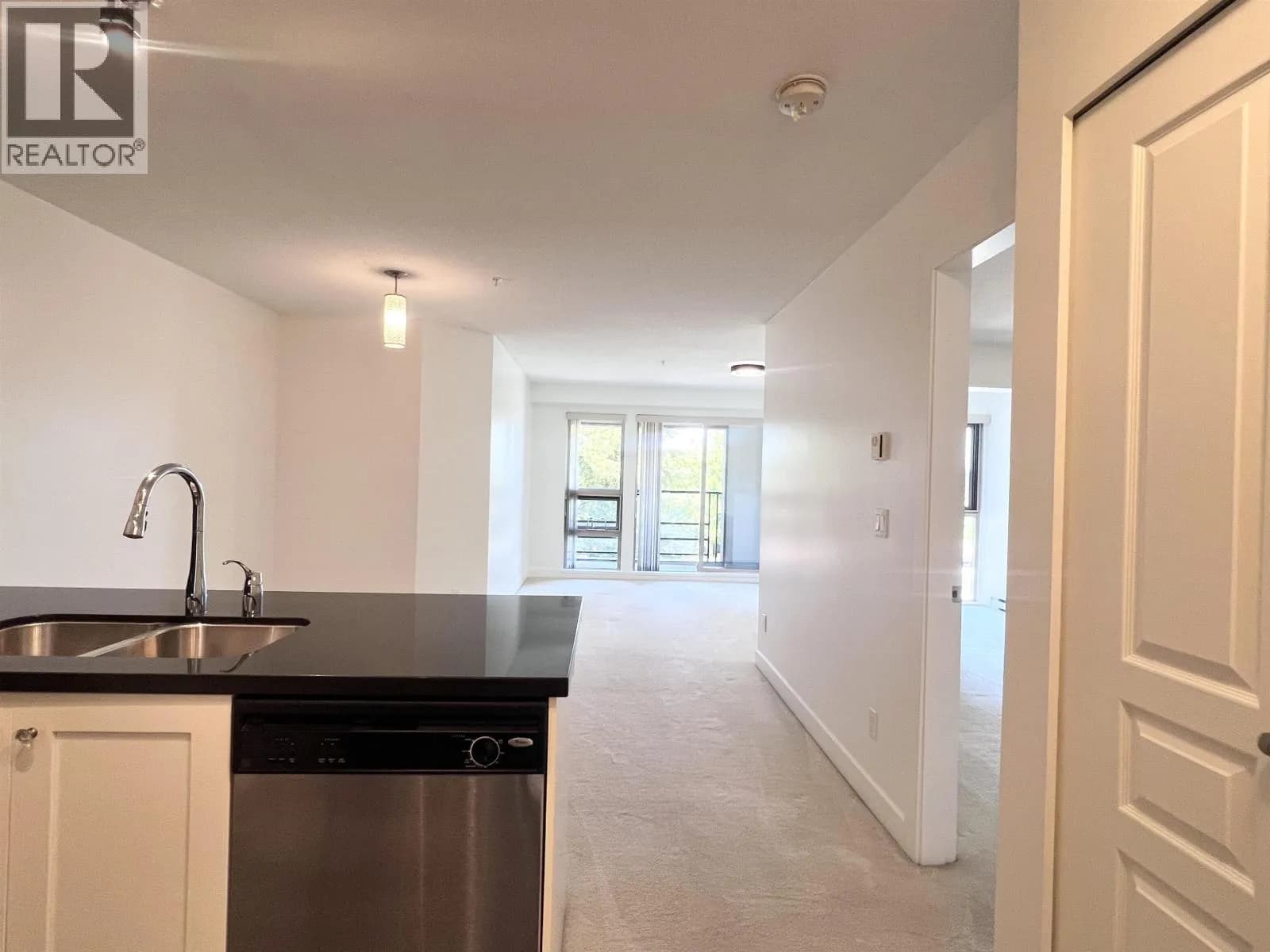#305 4550 FRASER STREET, Vancouver, BC photo 3