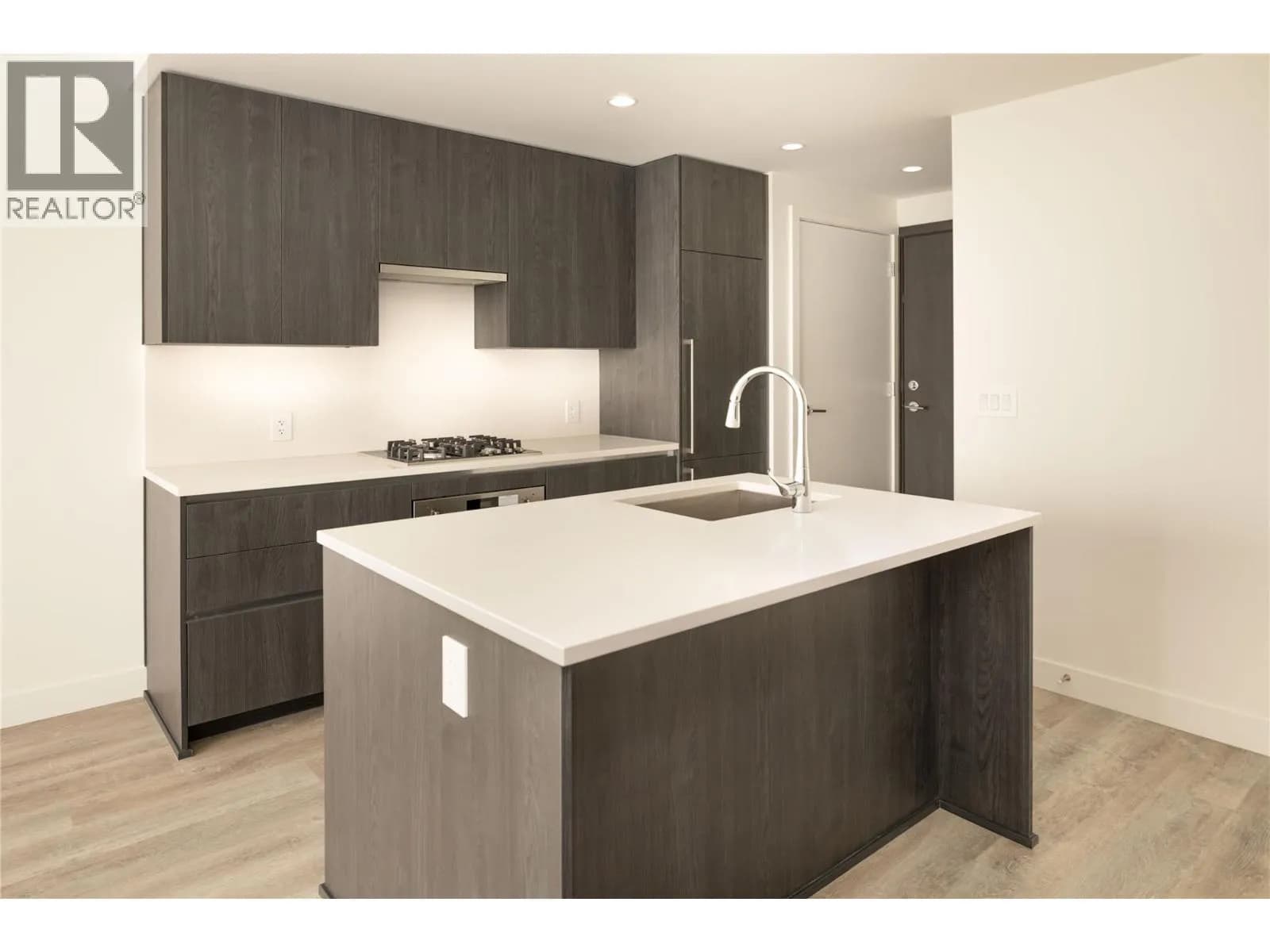 #1206 1626 Water Street, Kelowna, BC photo 2