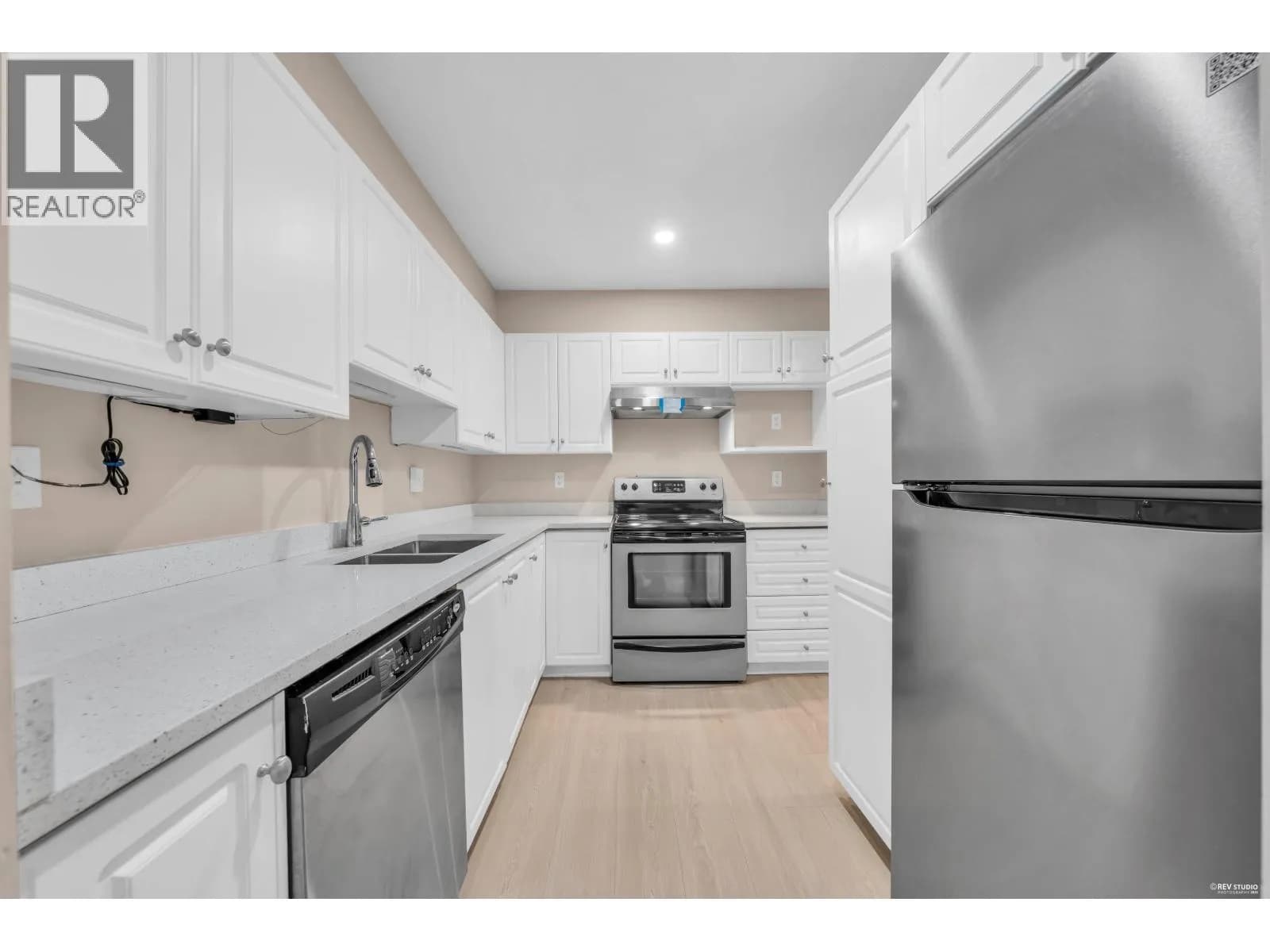 #107 515 WHITING WAY, Coquitlam, BC photo 4