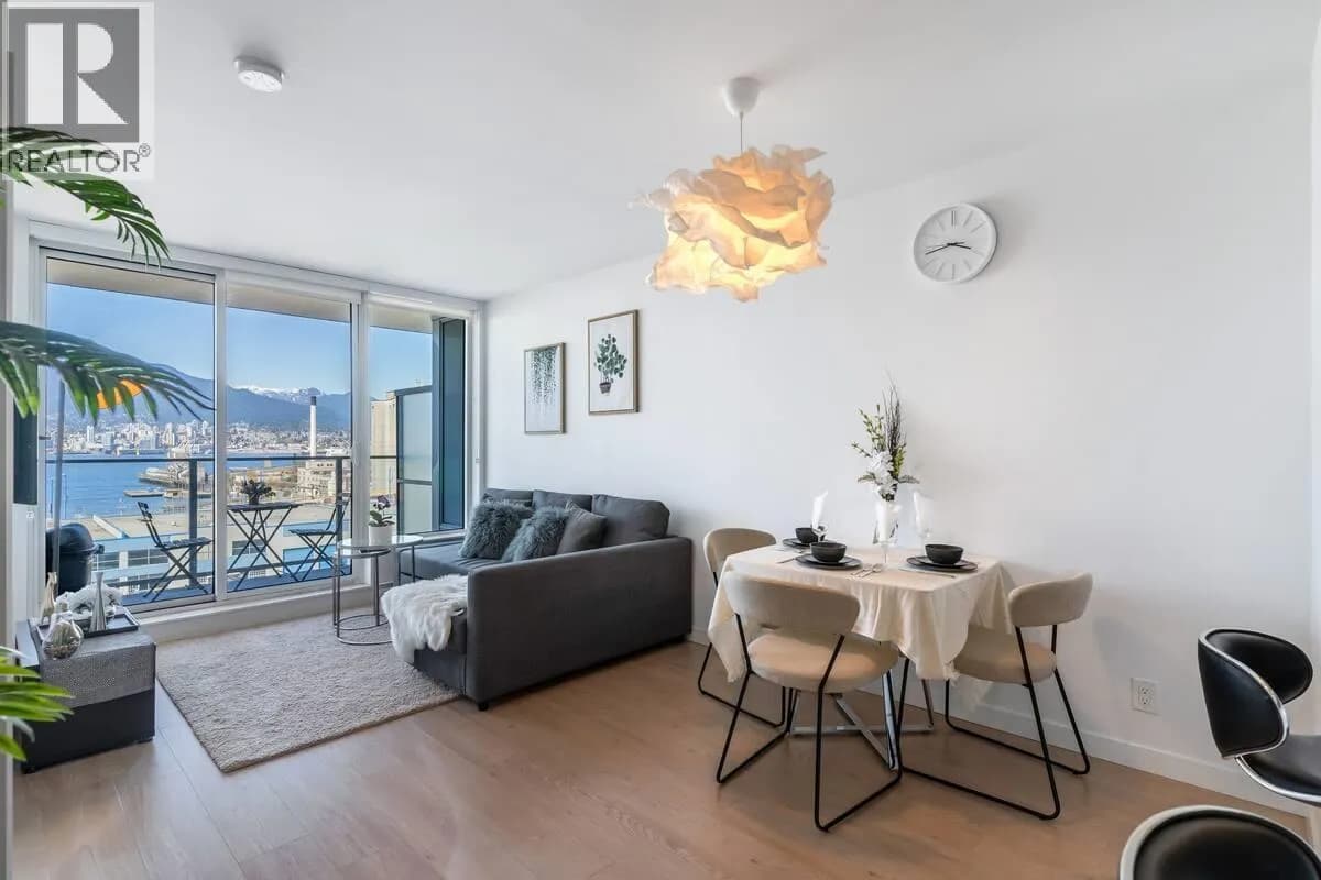 933 E HASTINGS STREET, Vancouver