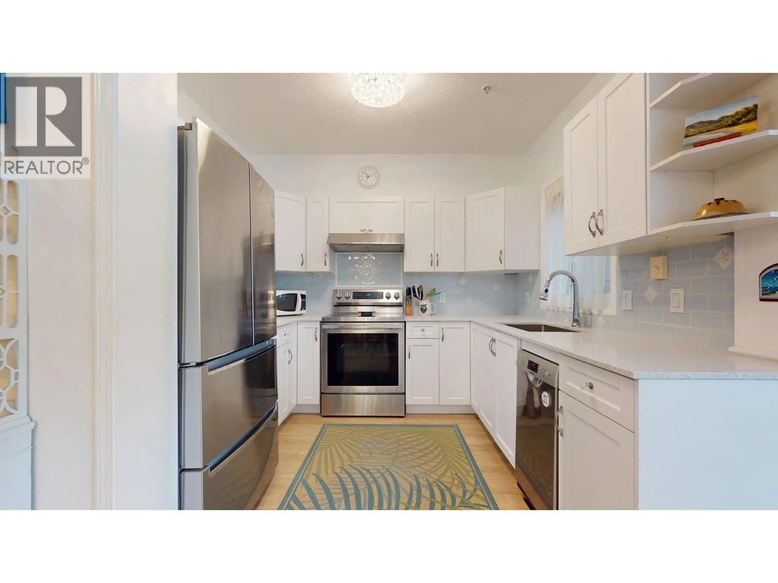 #107 1203 PEMBERTON AVENUE, Squamish, BC photo 2