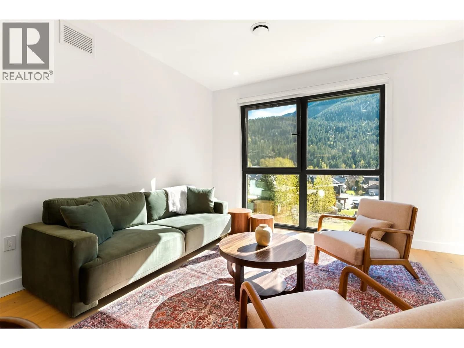 #1406 1702 Coursier Avenue, Revelstoke, BC photo 2