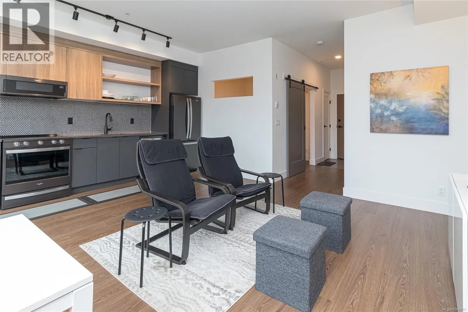 #321 515 Chatham St, Victoria, BC photo 4