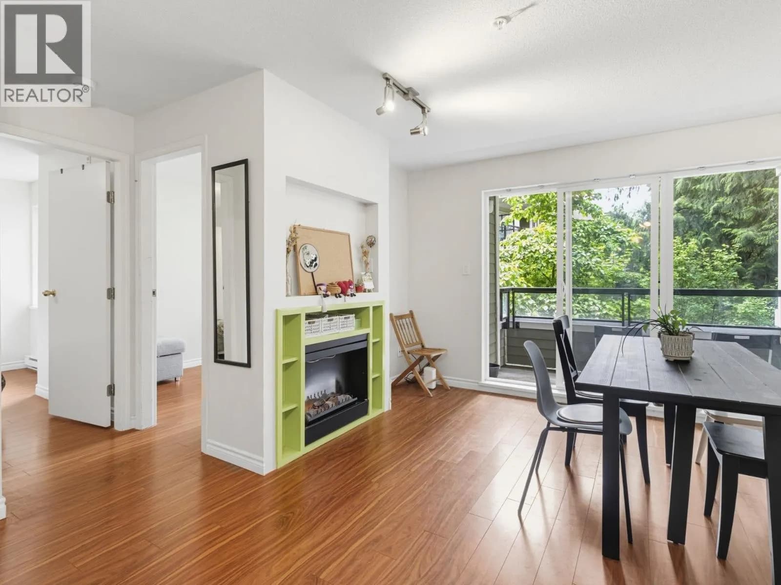 #202 6888 SOUTHPOINT DRIVE, Burnaby, BC photo 4