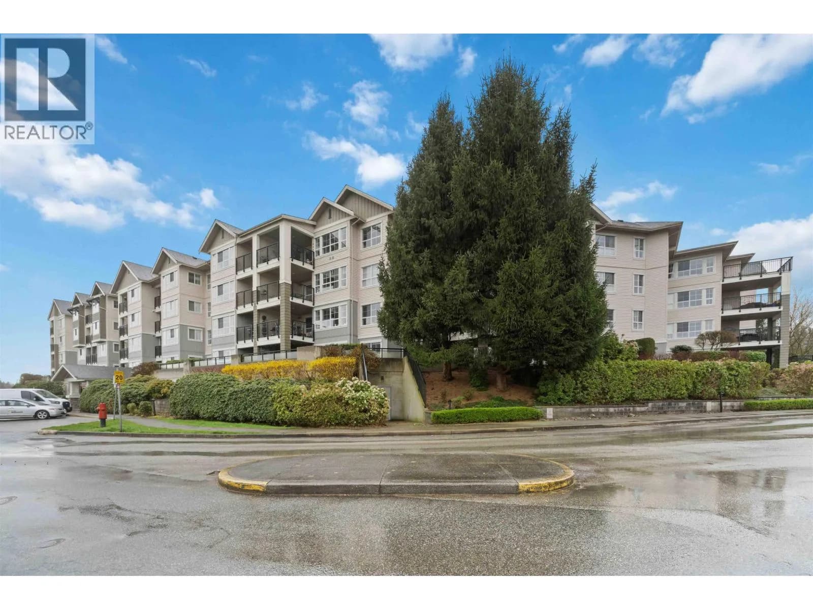 19673 MEADOW GARDENS WAY, Pitt Meadows