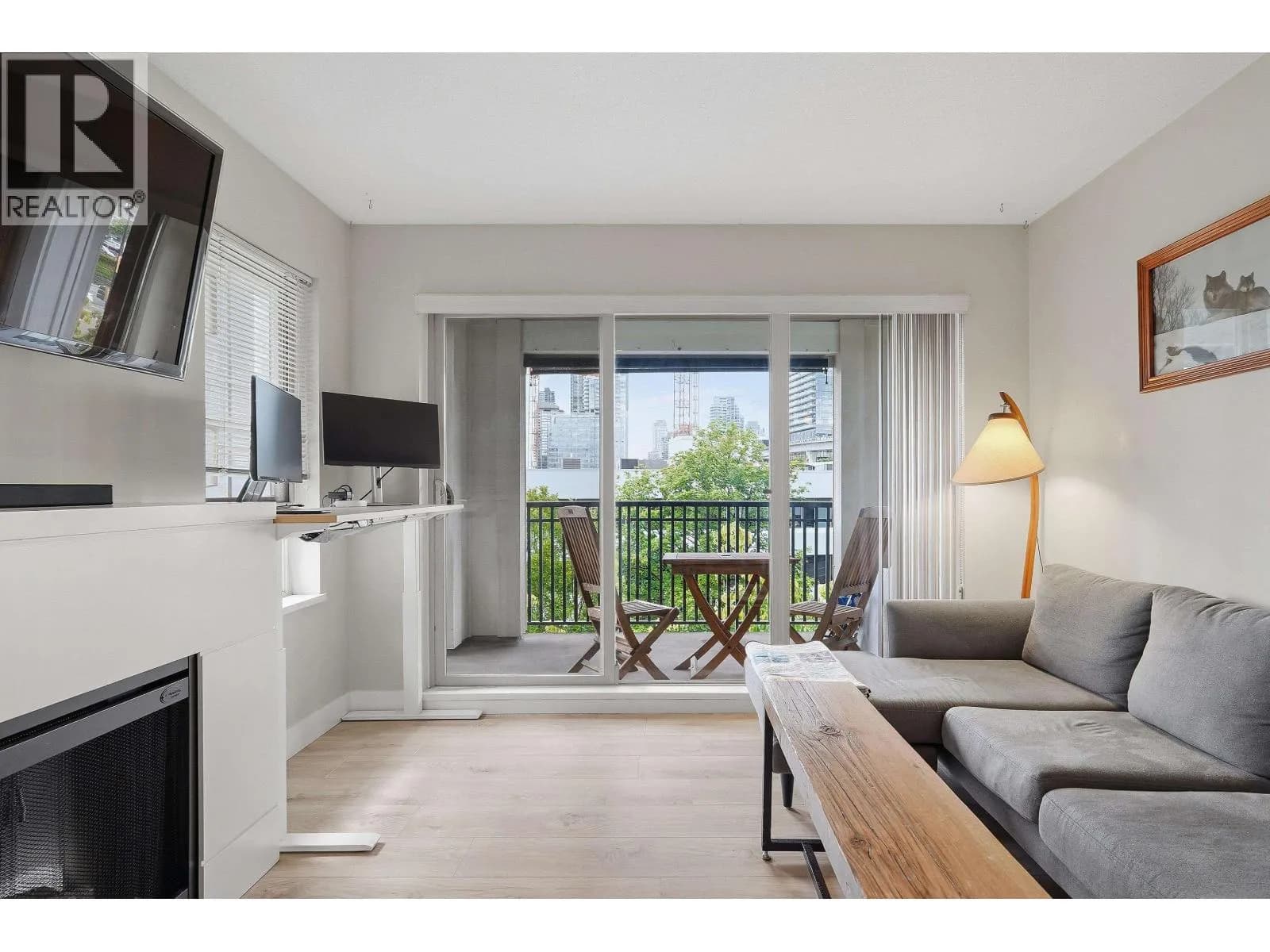 #403 2088 BETA AVENUE, Burnaby, BC photo 2