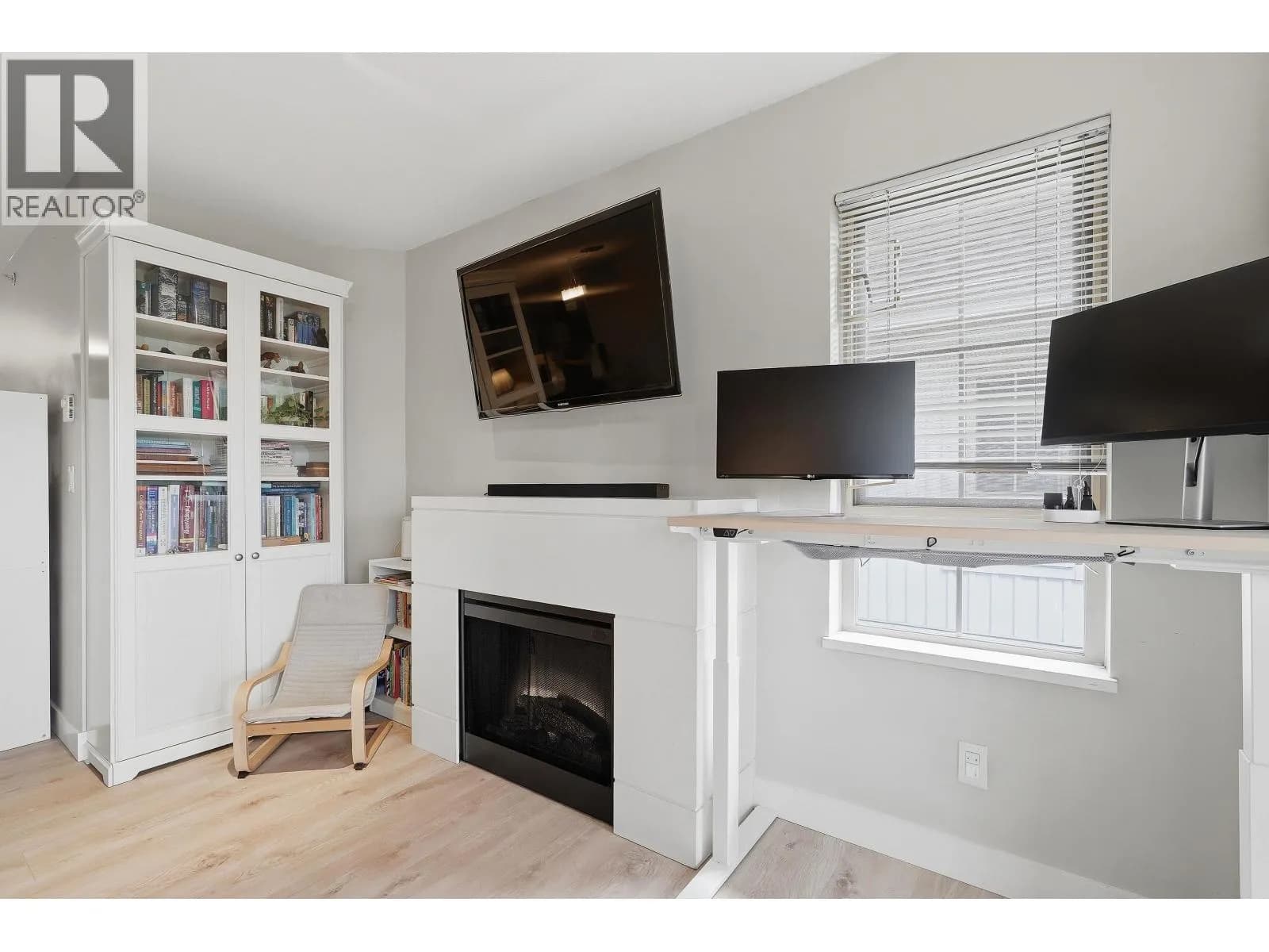 #403 2088 BETA AVENUE, Burnaby, BC photo 4