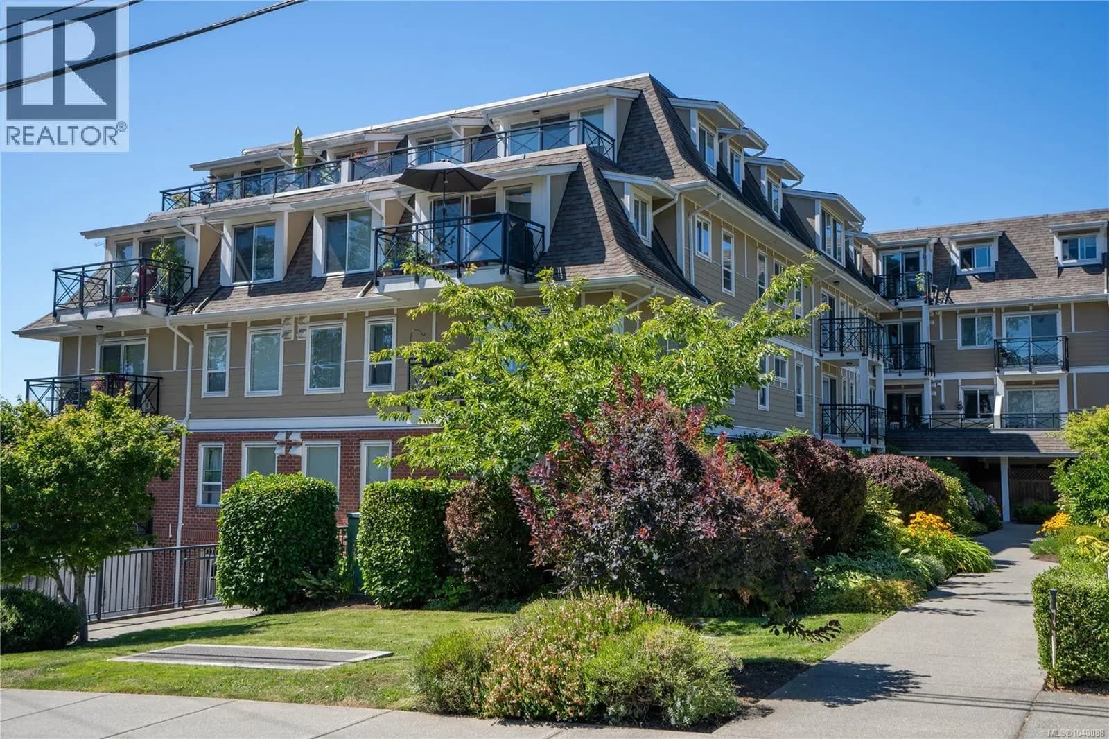 4536 Viewmont Ave, Saanich