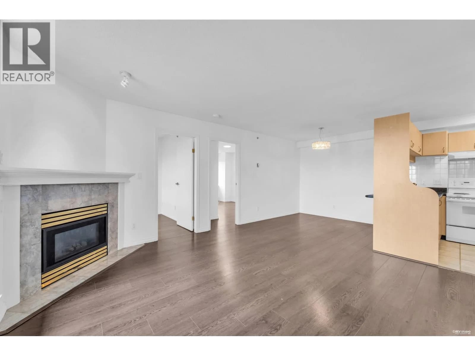 #1106 6611 COONEY ROAD, Richmond, BC photo 2