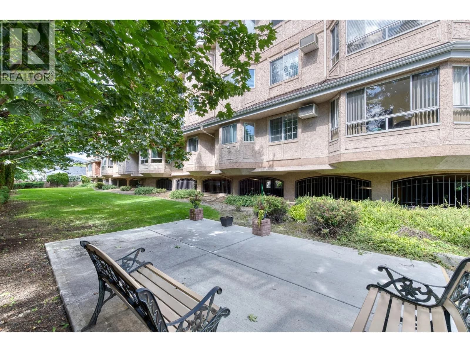 #103 945 Lawrence Avenue, Kelowna, BC photo 3
