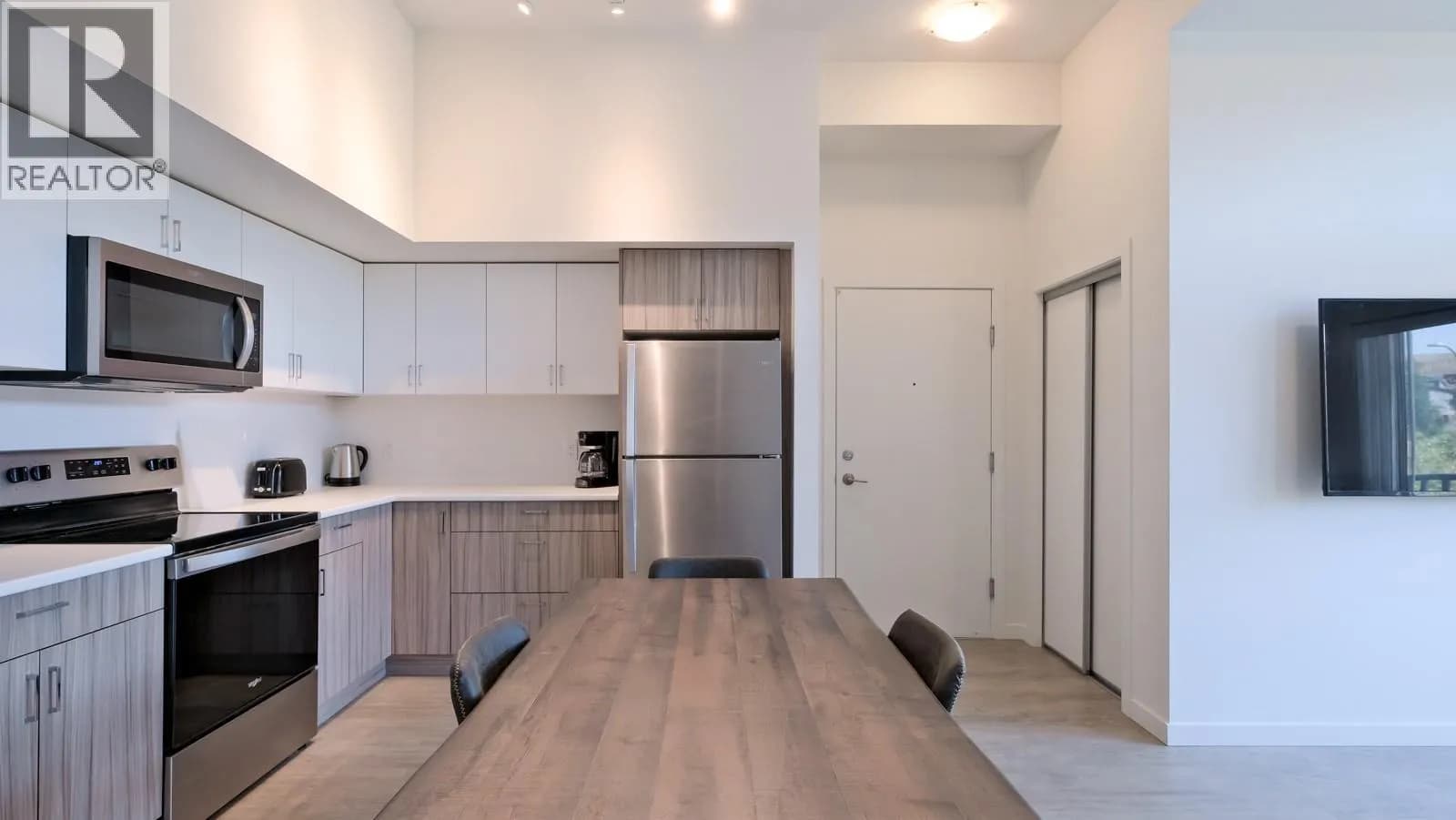 #PH11 625 Academy Way, Kelowna, BC photo 4