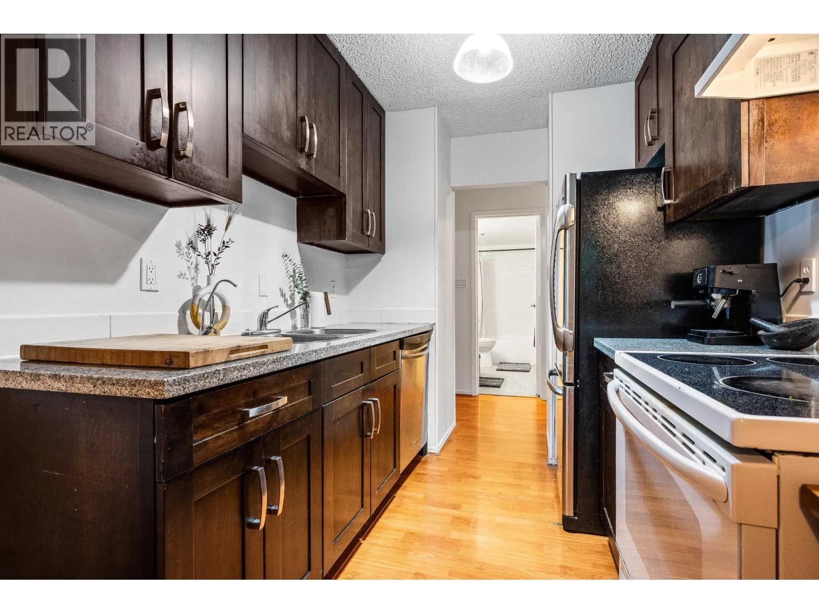 #402 5340 HASTINGS STREET, Burnaby, BC photo 4