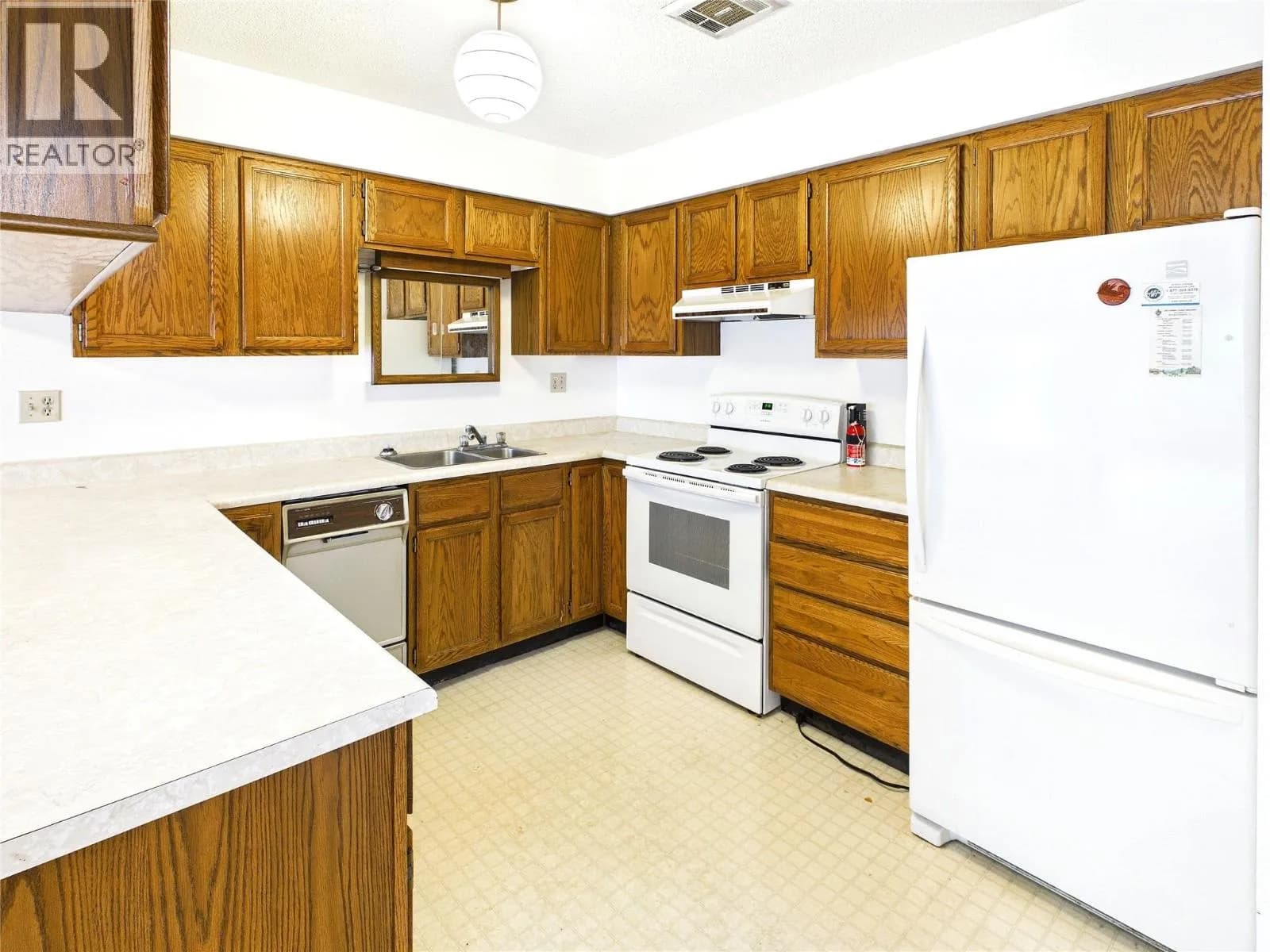 #304 620 Second Street, Nelson, BC photo 4
