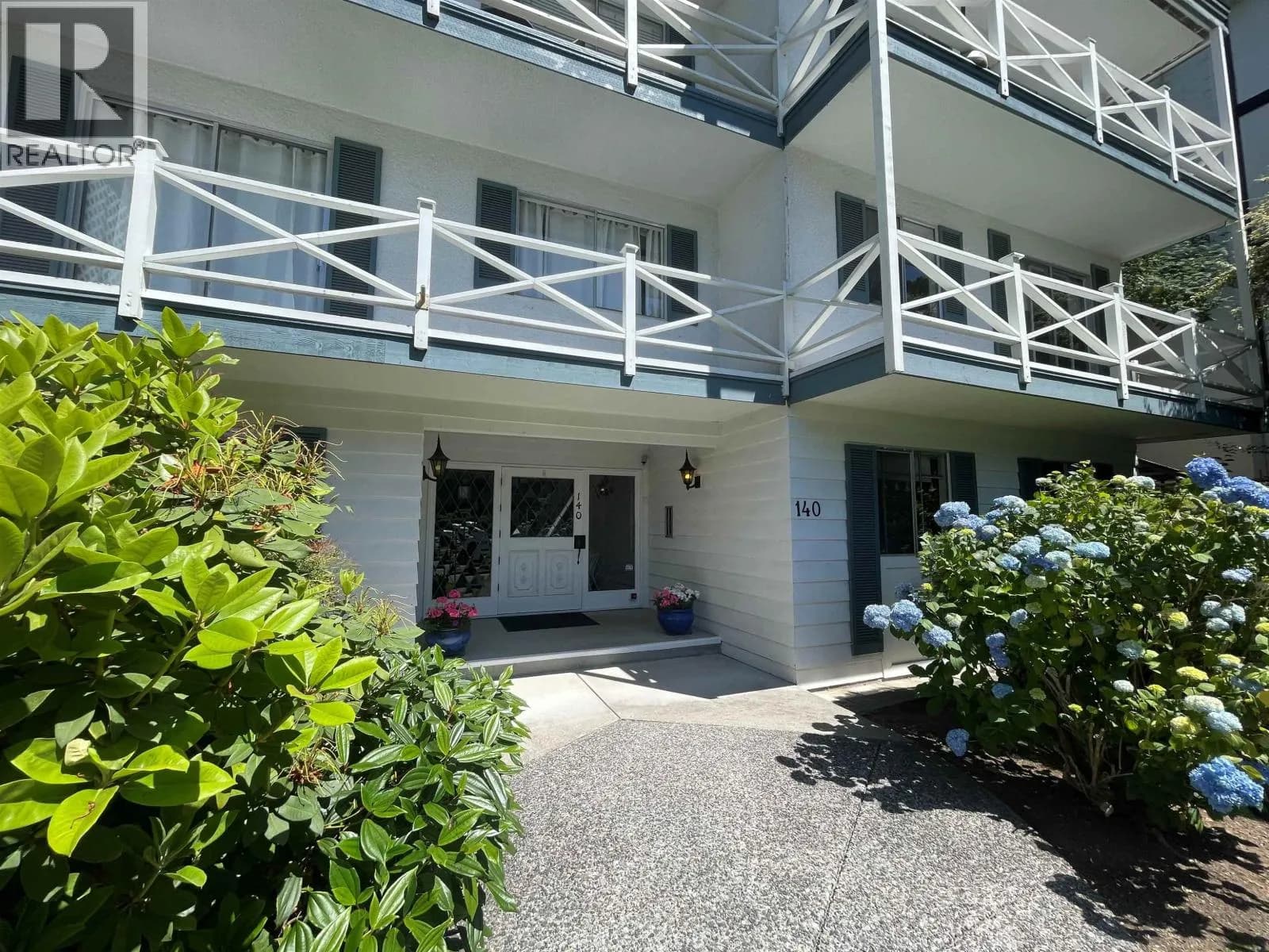 #11 140 E 20 STREET, North Vancouver, BC photo 2