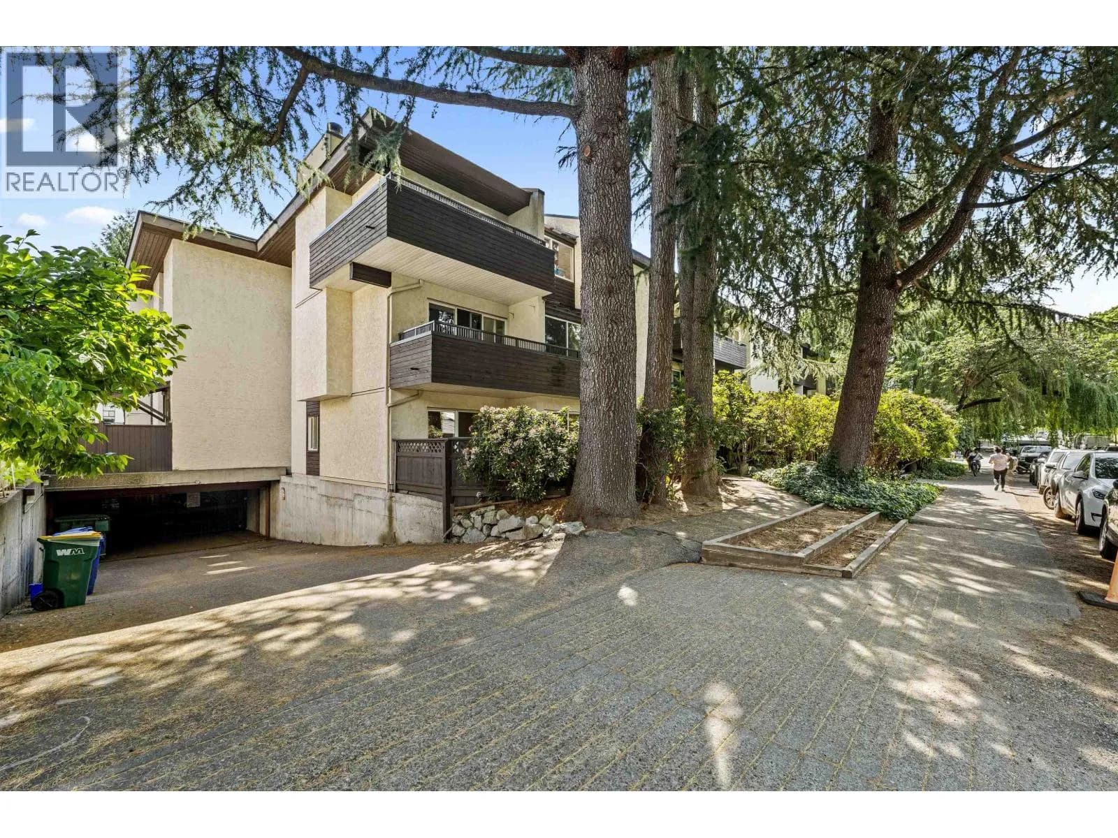 1420 E 8TH AVENUE, Vancouver