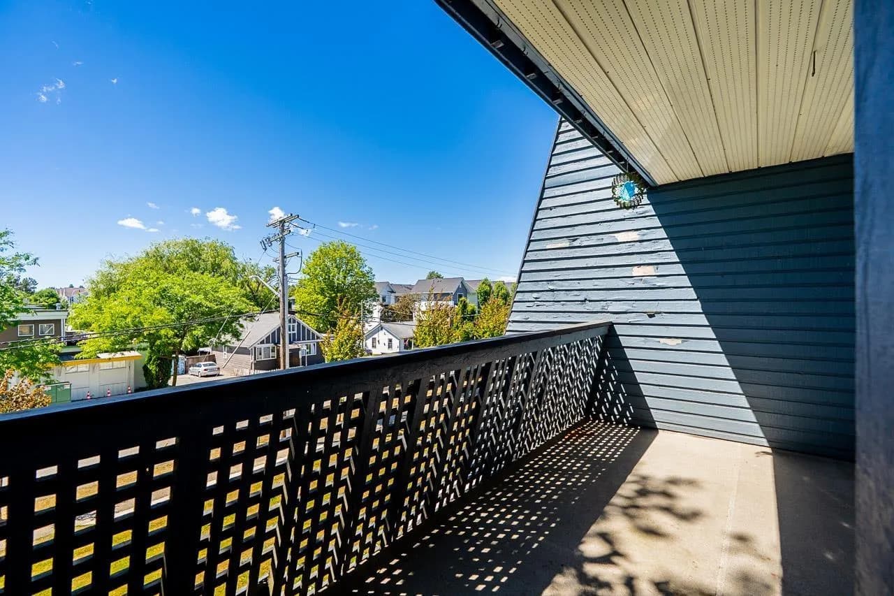 #207 17661 58A AVENUE, Surrey, BC photo 2