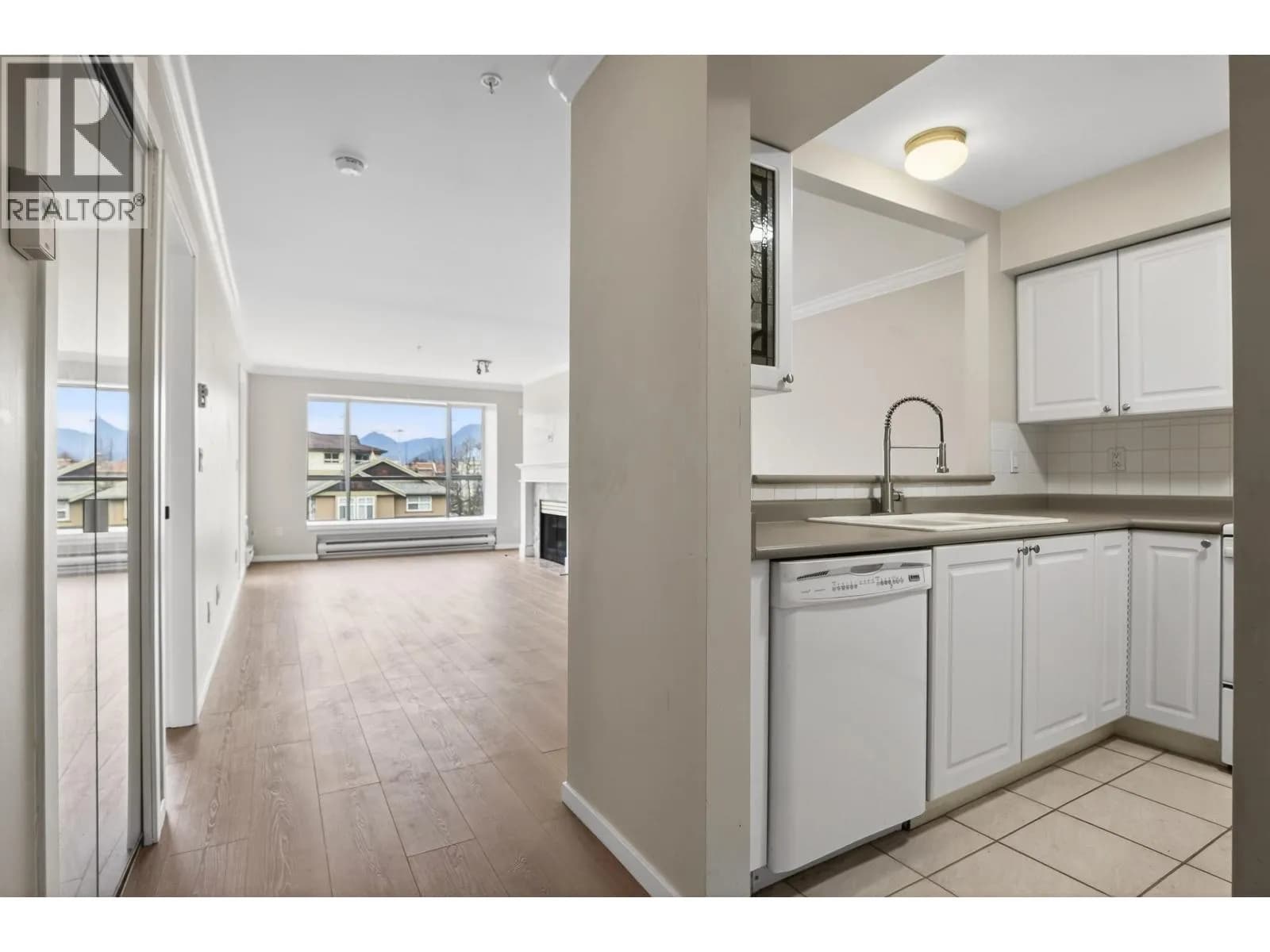 #308 2340 HAWTHORNE AVENUE, Port Coquitlam, BC photo 4