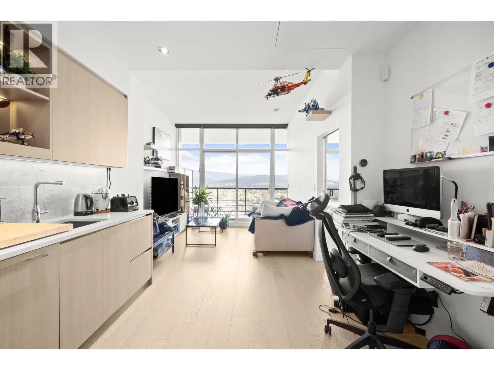 4720 LOUGHEED HIGHWAY, Burnaby