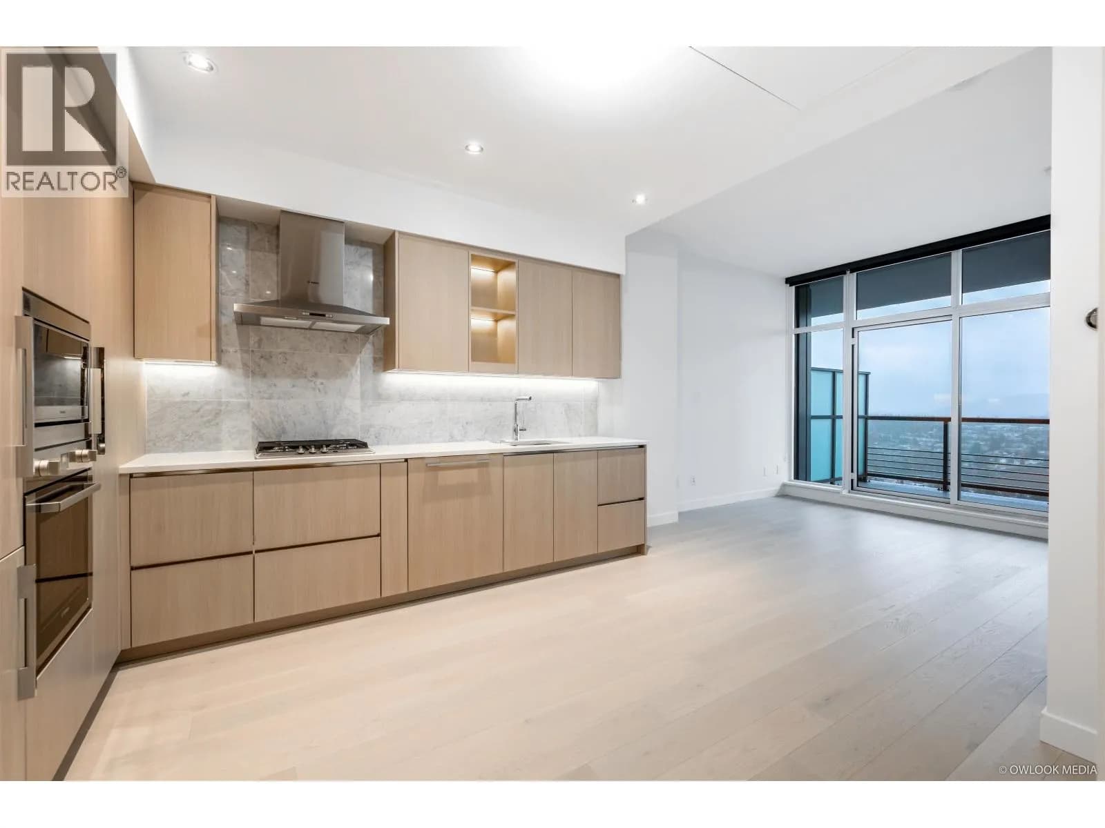#4406 4720 LOUGHEED HIGHWAY, Burnaby, BC photo 3