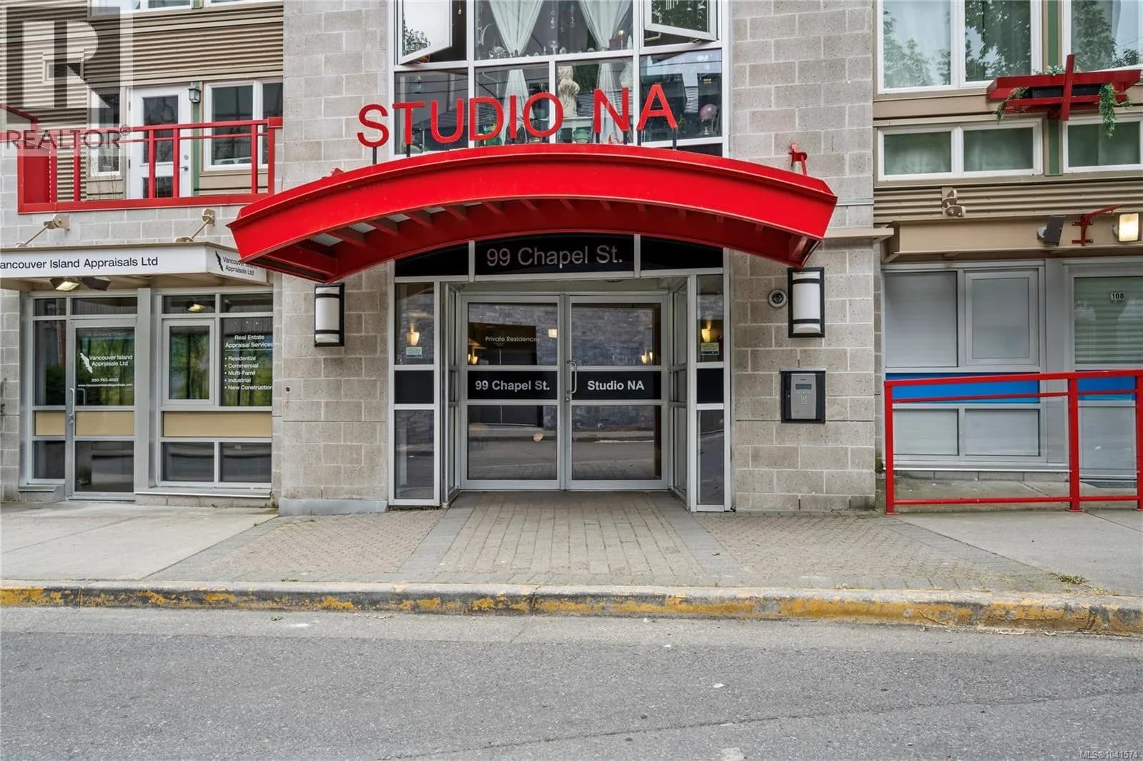 #204 99 Chapel St, Nanaimo, BC photo 3