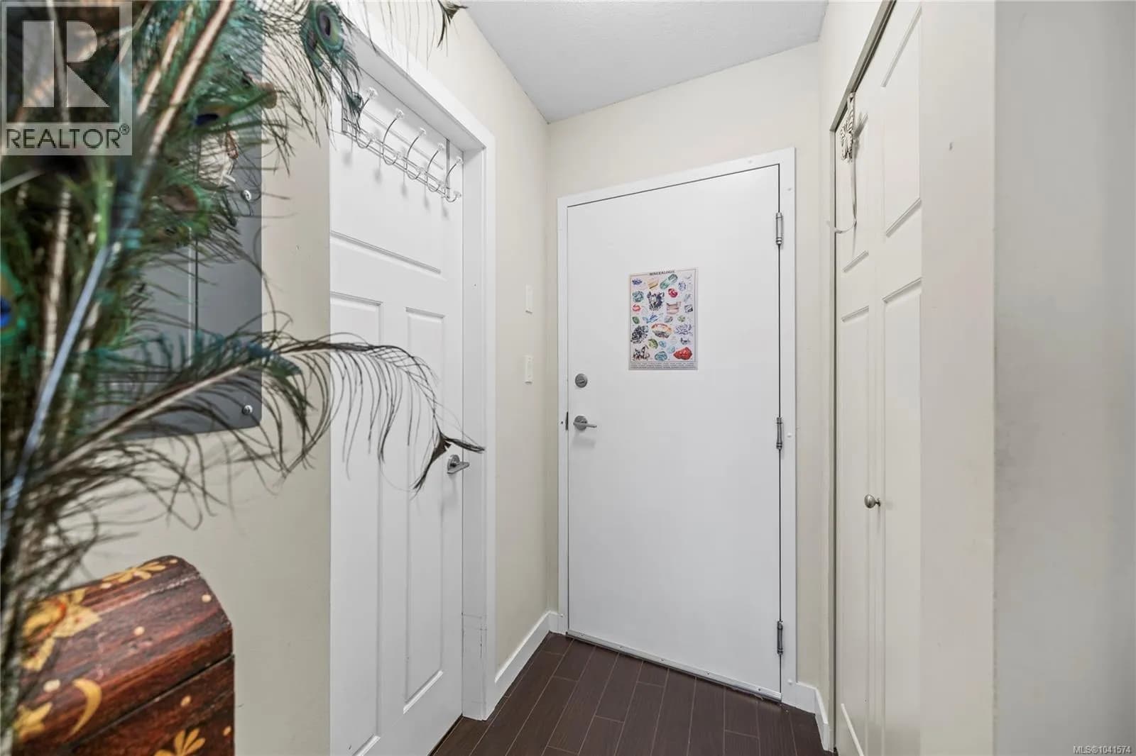 #204 99 Chapel St, Nanaimo, BC photo 4