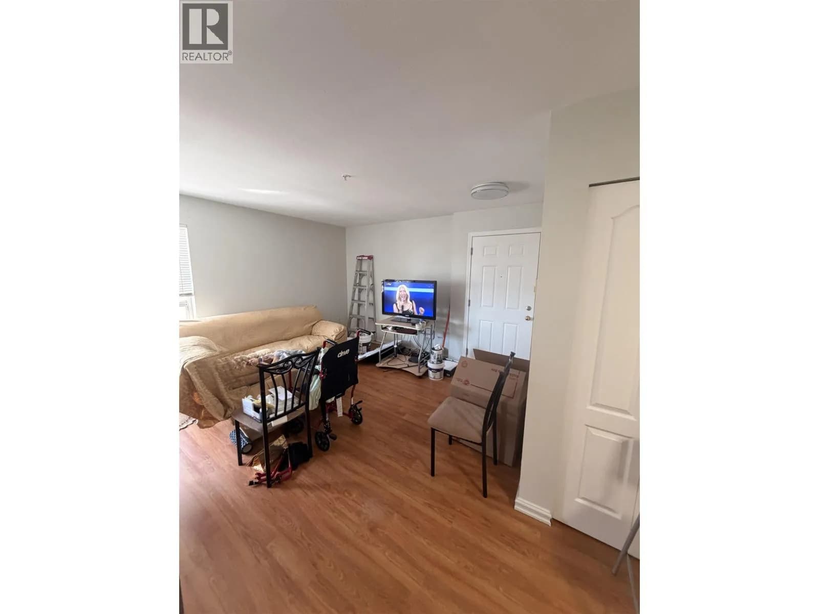 #302 688 E 56TH AVENUE, Vancouver, BC photo 3