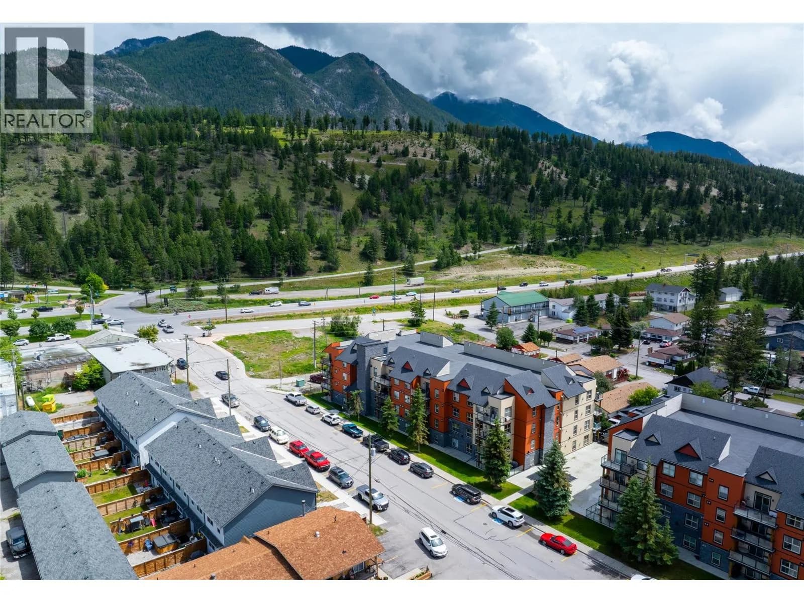 #1105 4884 STANLEY Street, Radium Hot Springs, BC photo 2