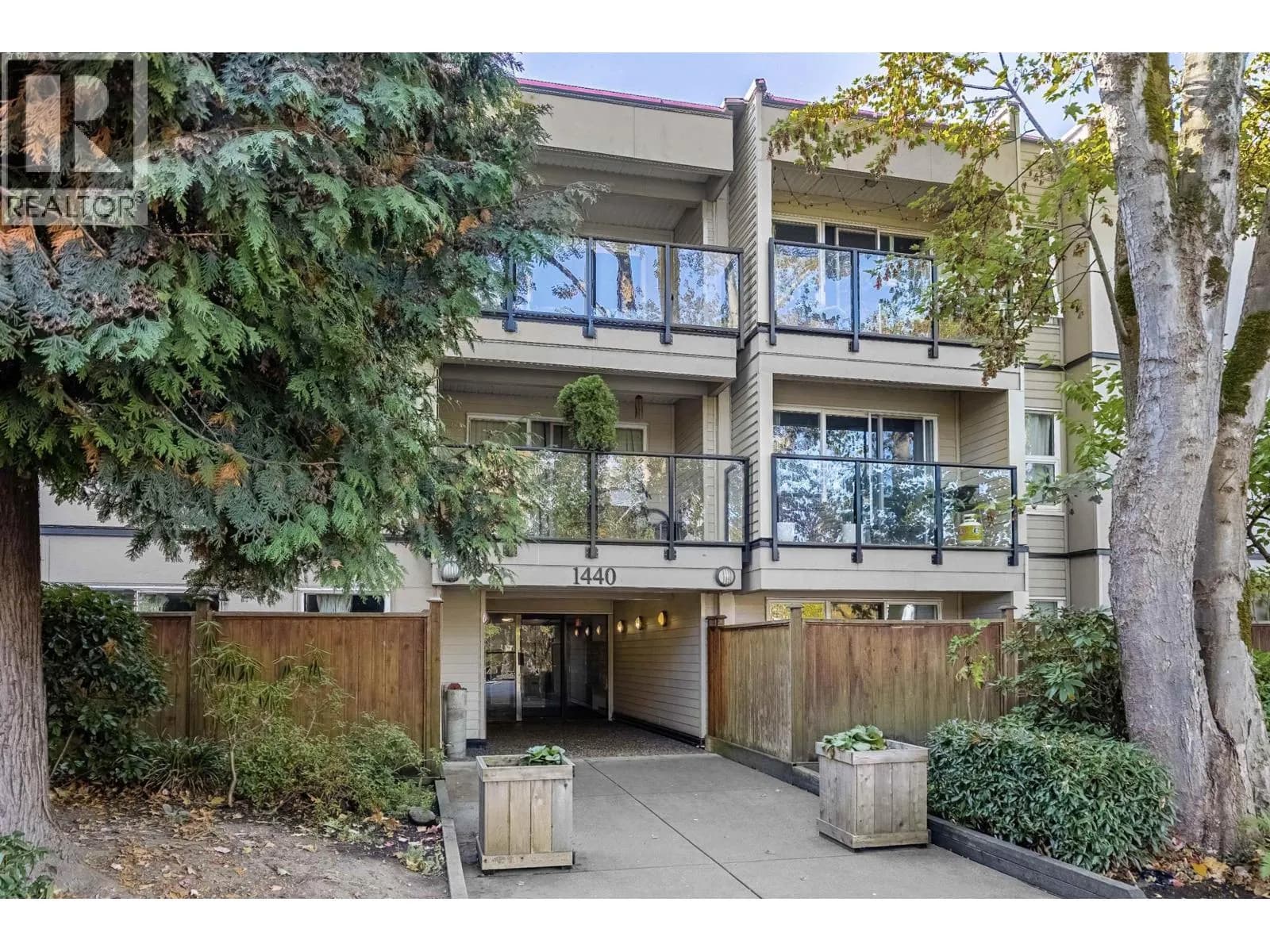 1440 E BROADWAY, Vancouver