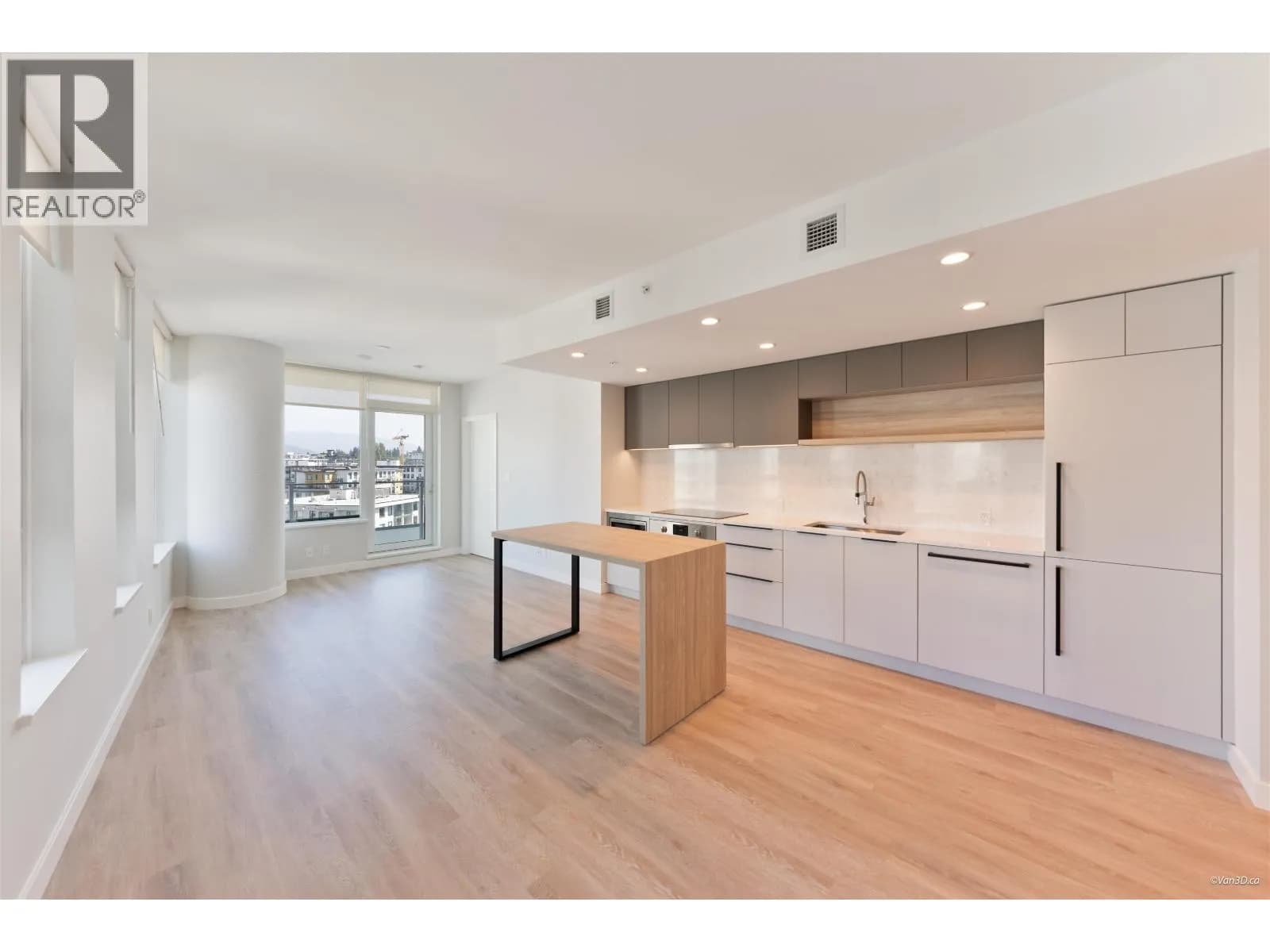 567 EMERSON STREET, Coquitlam