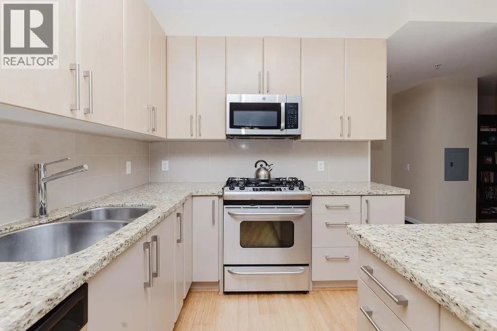 #241 5160 DAVIS BAY ROAD, Sechelt, BC photo 3