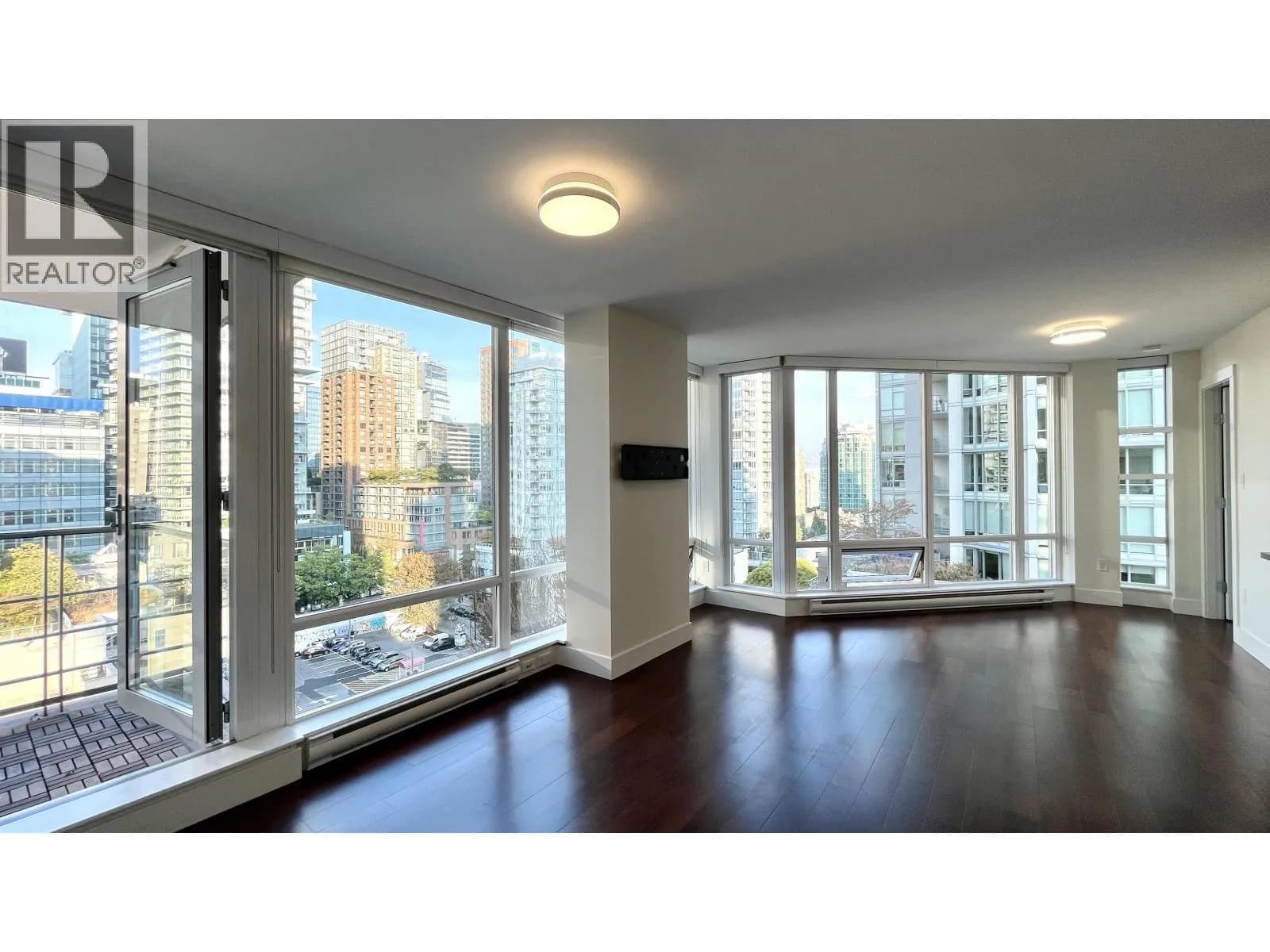 #1107 565 SMITHE STREET, Vancouver, BC photo 2