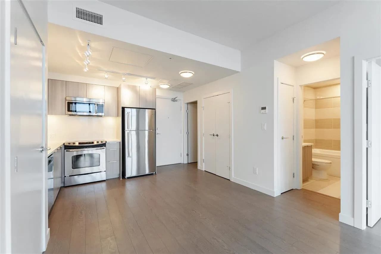 #3303 13308 CENTRAL AVENUE, Surrey, BC photo 4