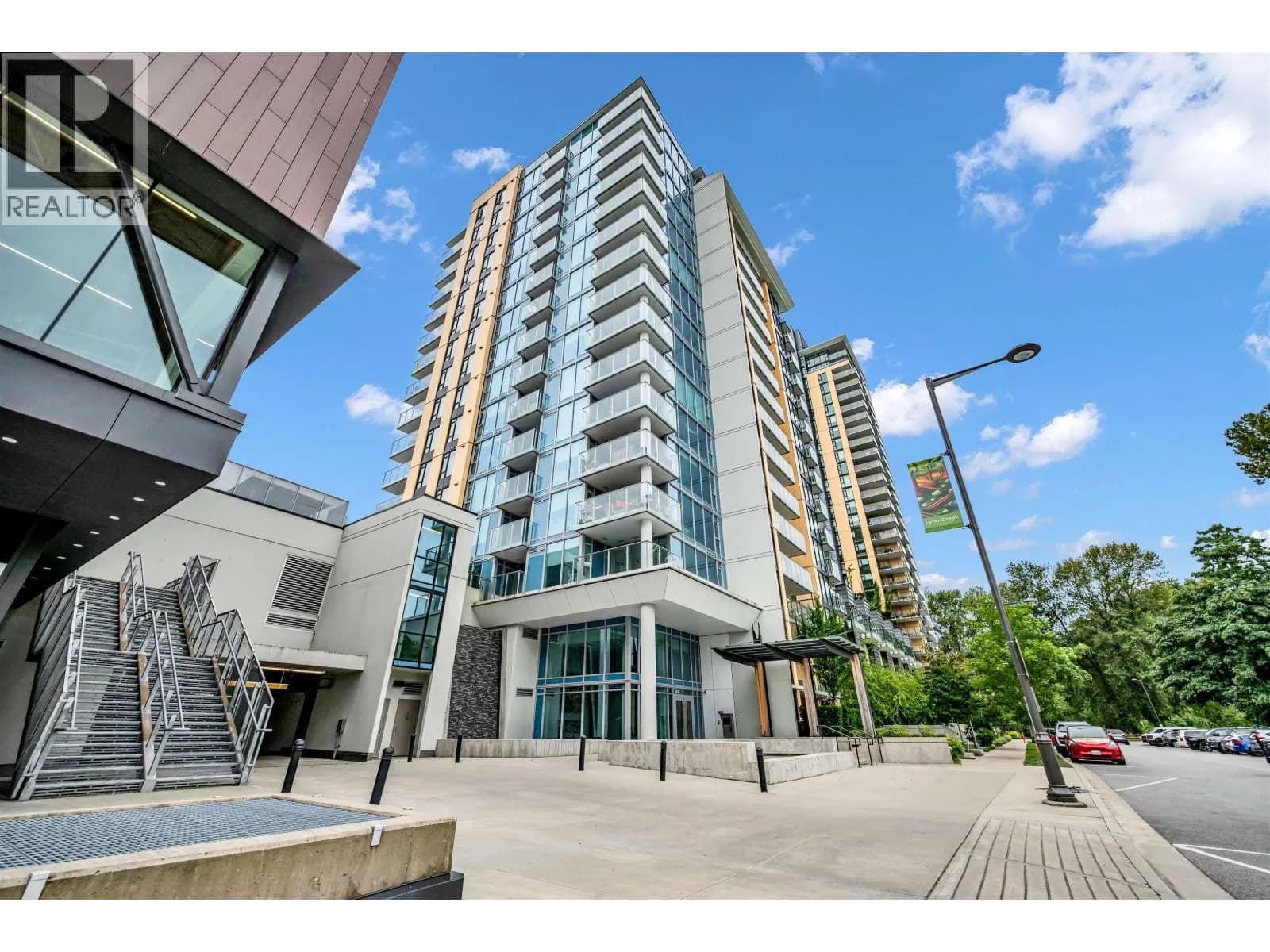 1471 HUNTER STREET, North Vancouver