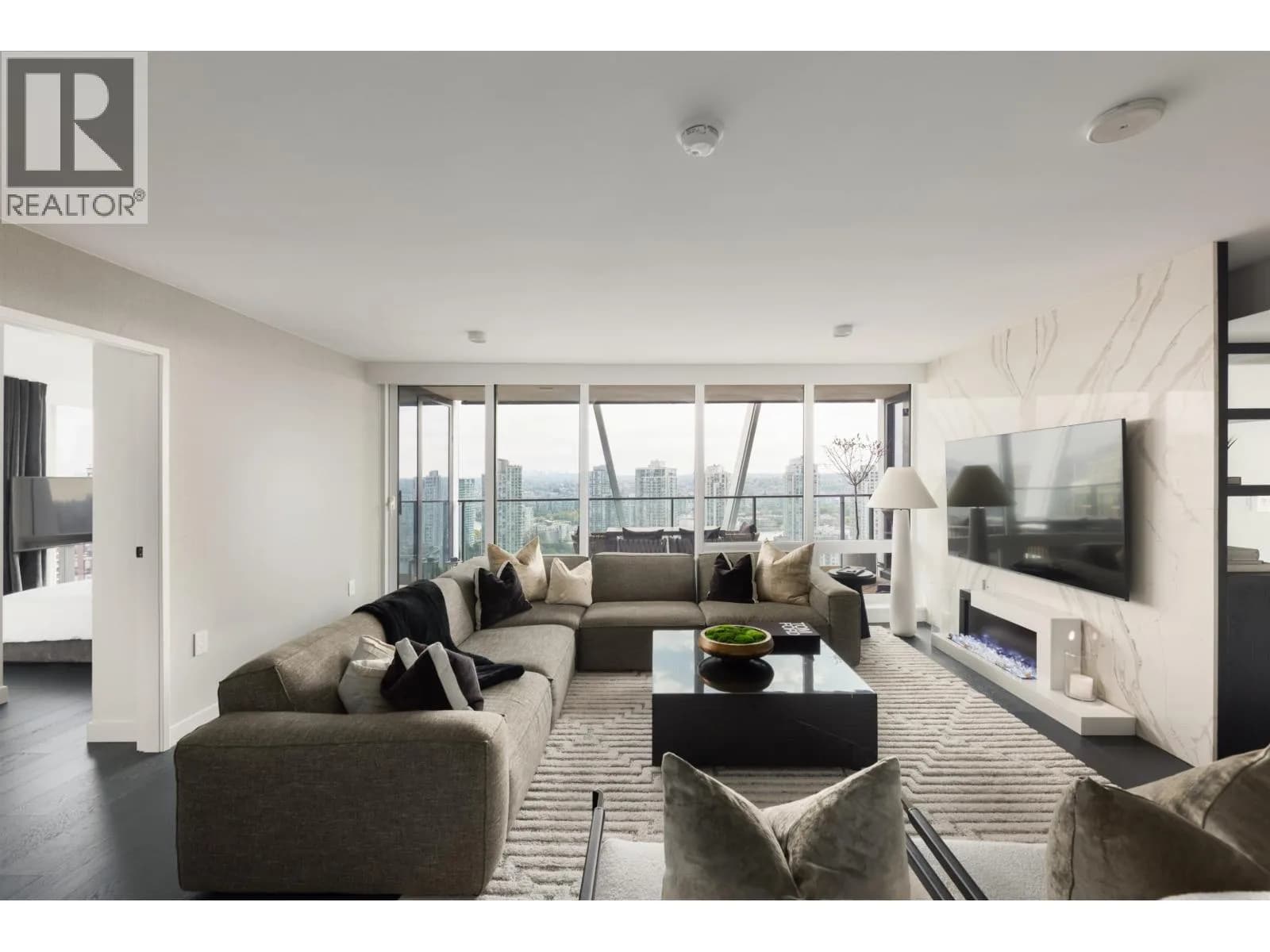 1111 RICHARDS STREET, Vancouver