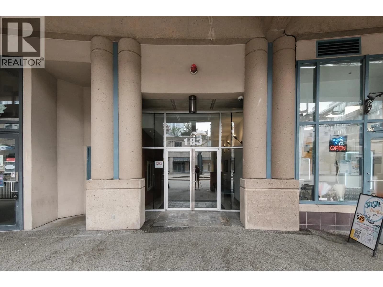 183 KEEFER PLACE, Vancouver
