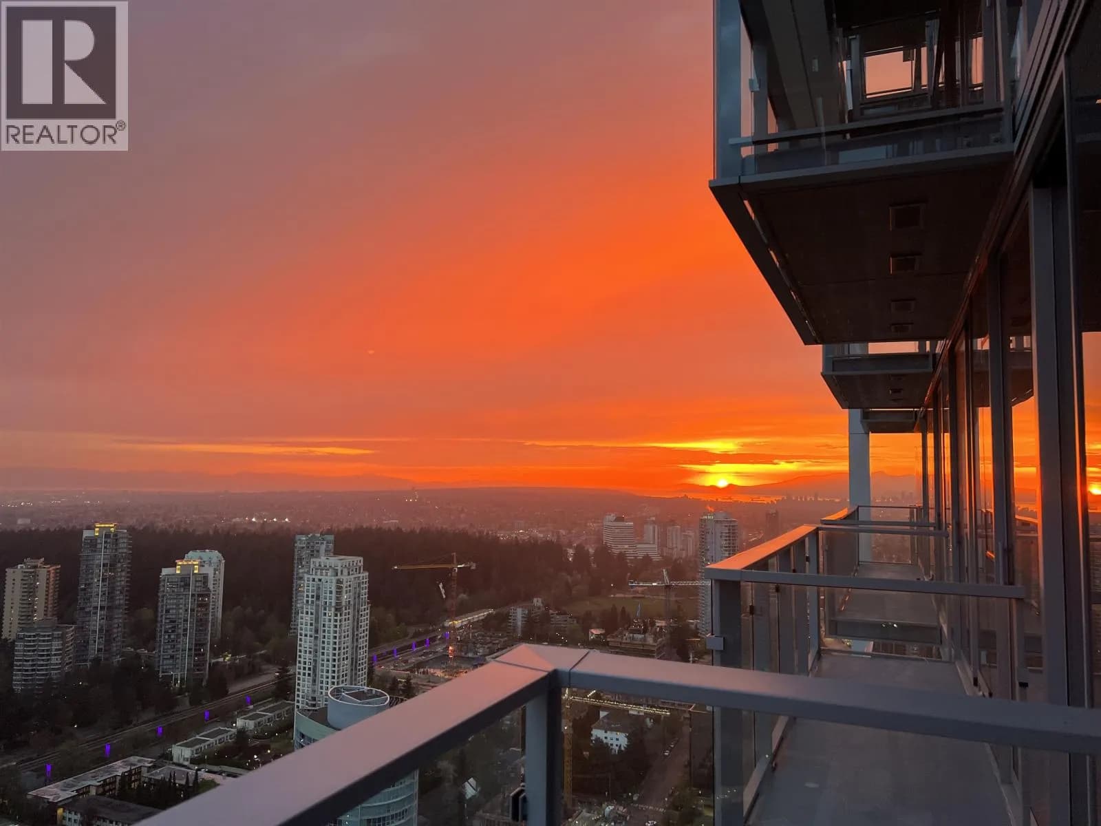 #4202 6000 MCKAY AVENUE, Burnaby, BC photo 3