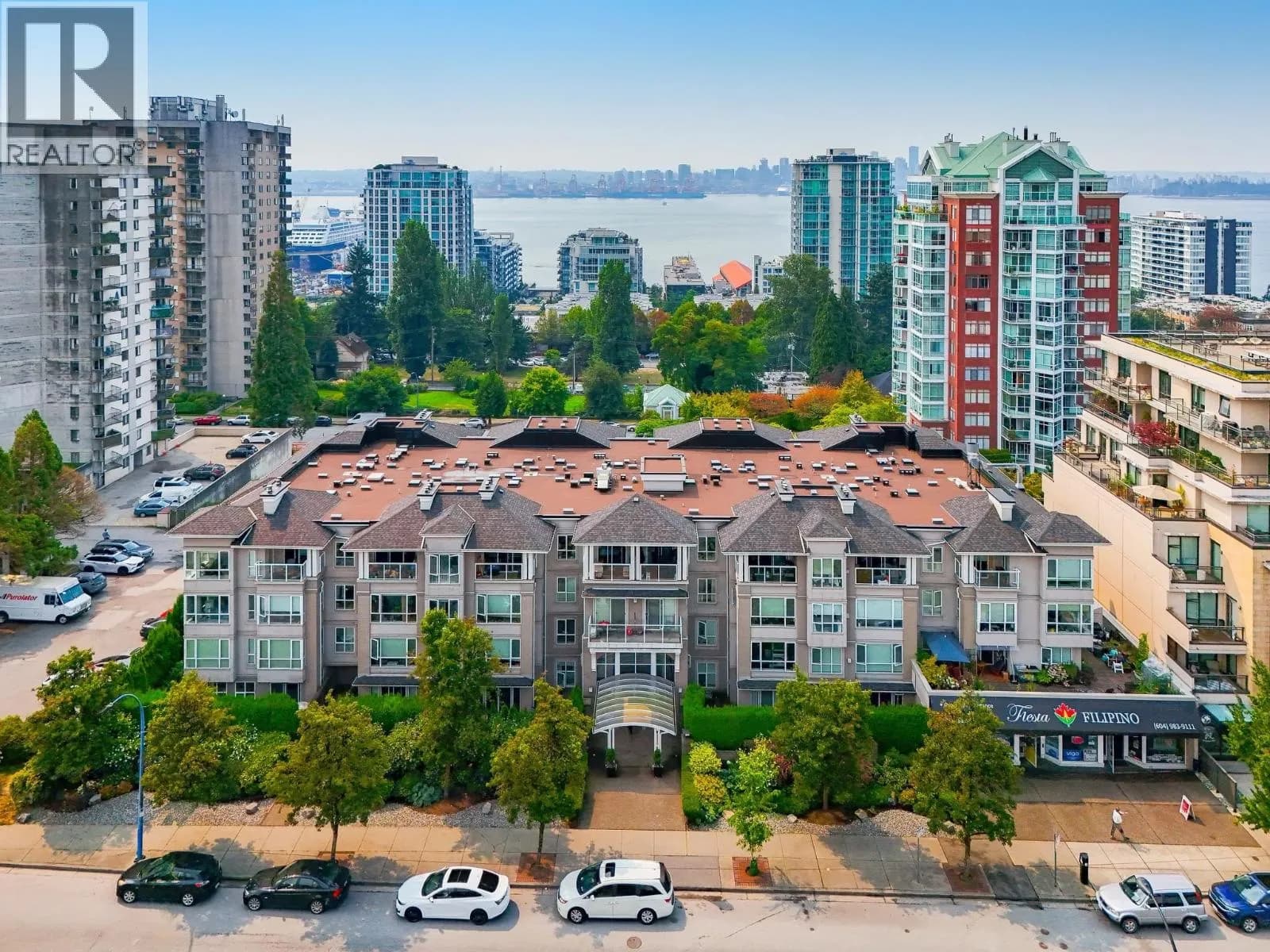 155 E 3RD STREET, North Vancouver