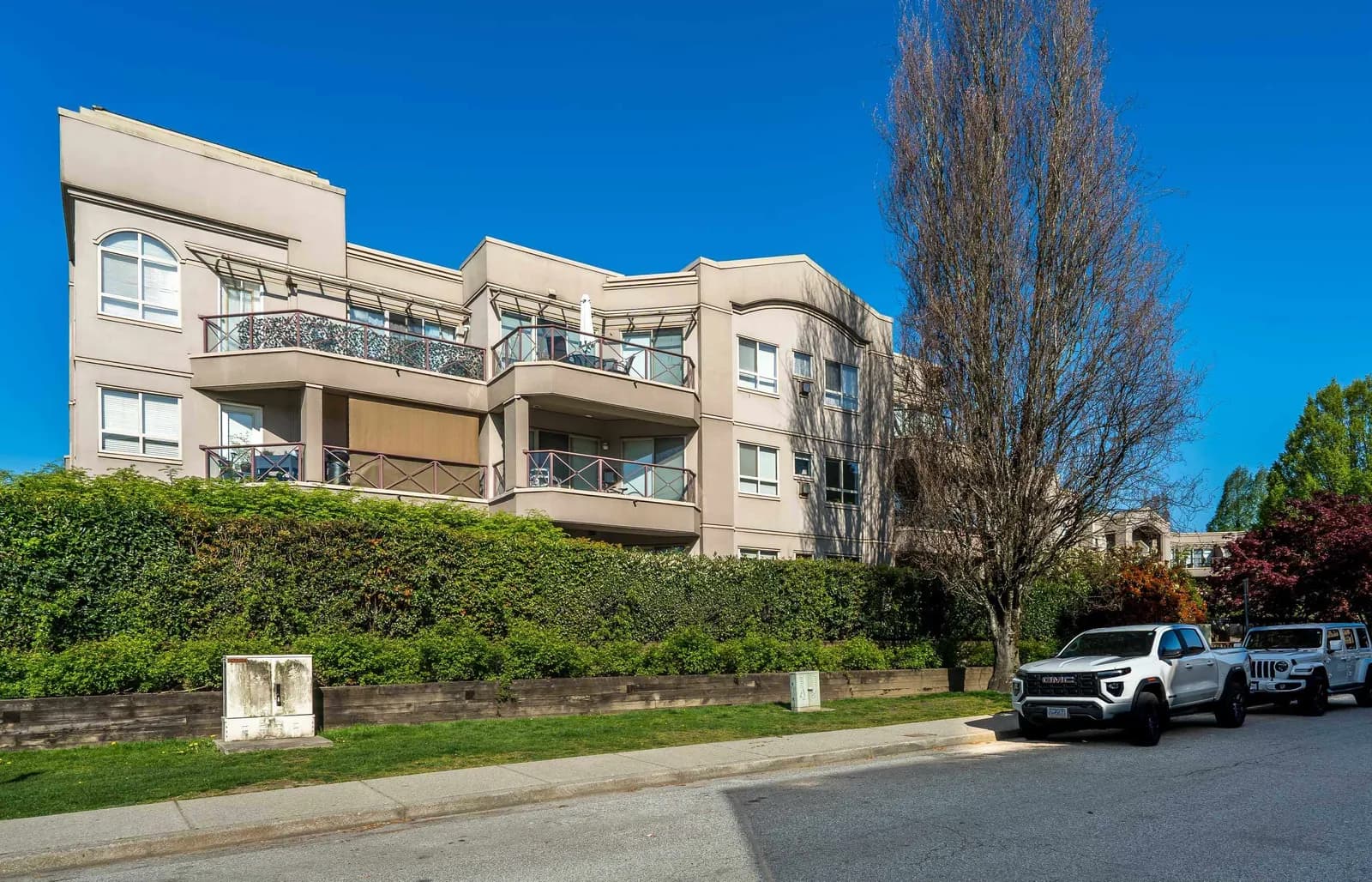 #323 2109 ROWLAND STREET, Port Coquitlam, BC photo 3