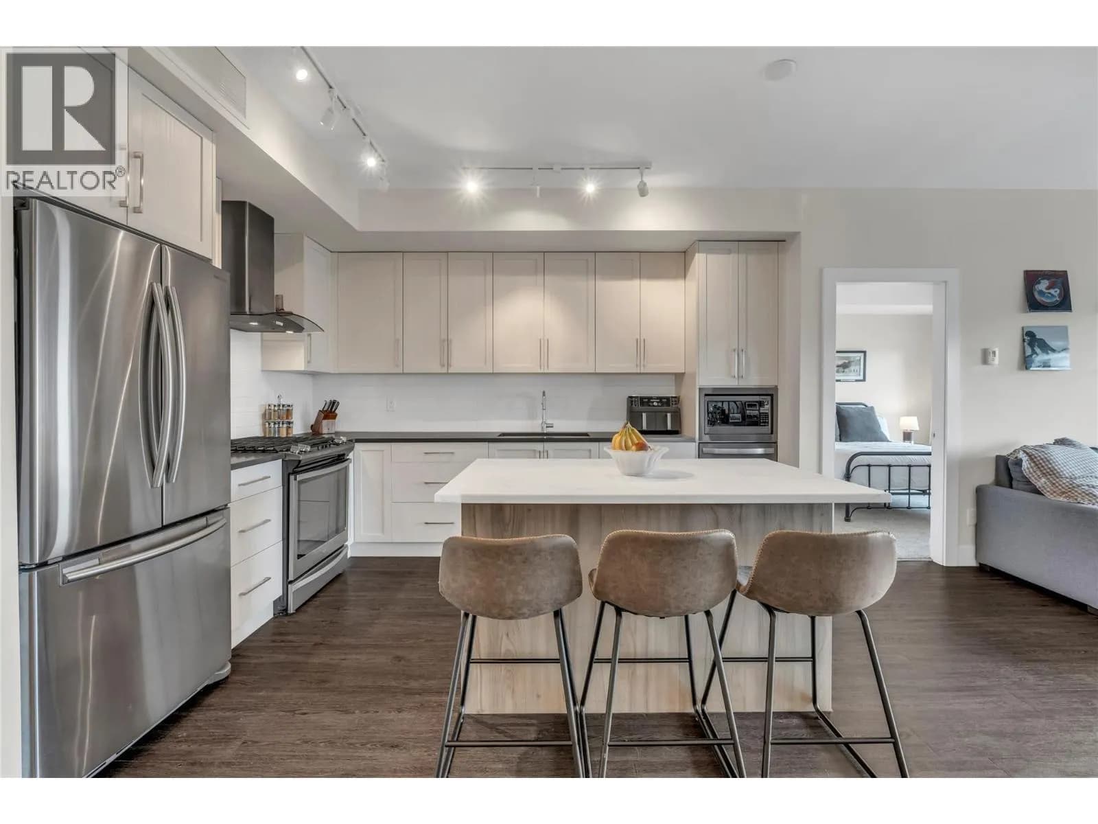 #210 4380 Lakeshore Road, Kelowna, BC photo 3