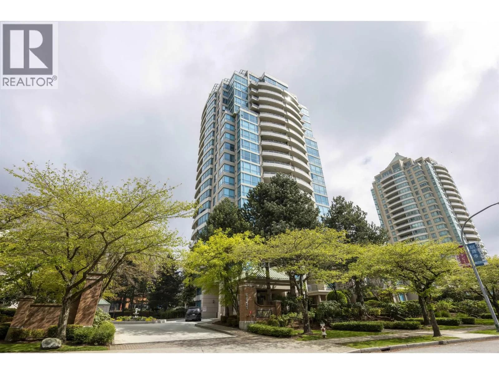 6611 SOUTHOAKS CRESCENT, Burnaby
