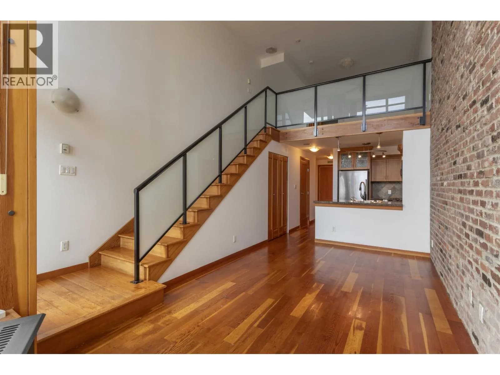 10 RENAISSANCE SQUARE, New Westminster