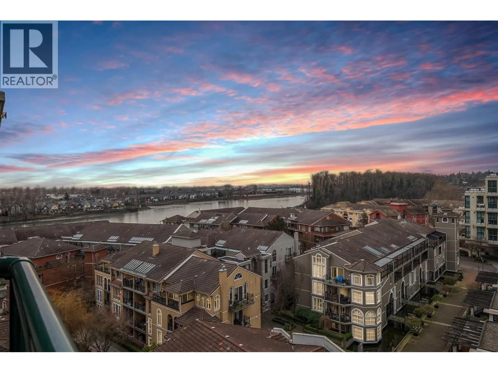 10 LAGUNA COURT, New Westminster