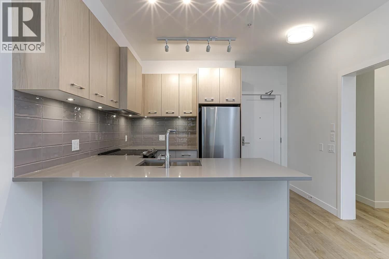 #403 4933 CLARENDON STREET, Vancouver, BC photo 2