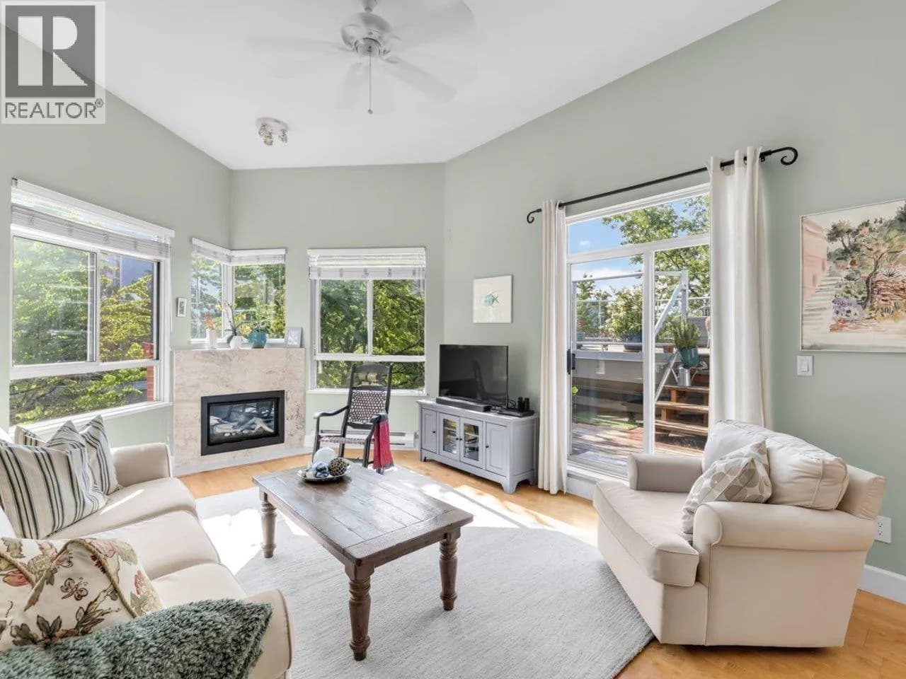 #413 128 W 8TH STREET, North Vancouver, BC photo 4