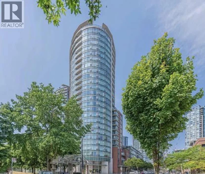 58 KEEFER PLACE, Vancouver