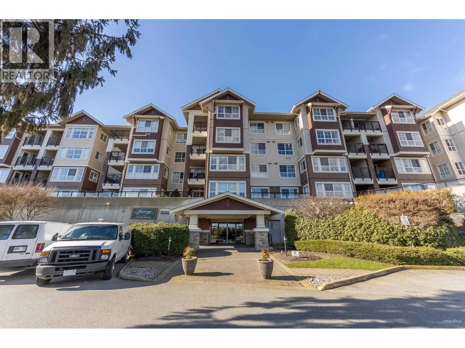 19677 MEADOW GARDENS WAY, Pitt Meadows