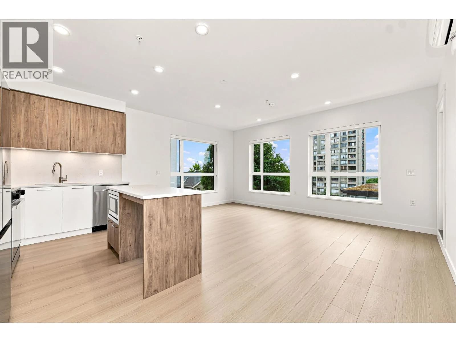 82 FIRST STREET, New Westminster